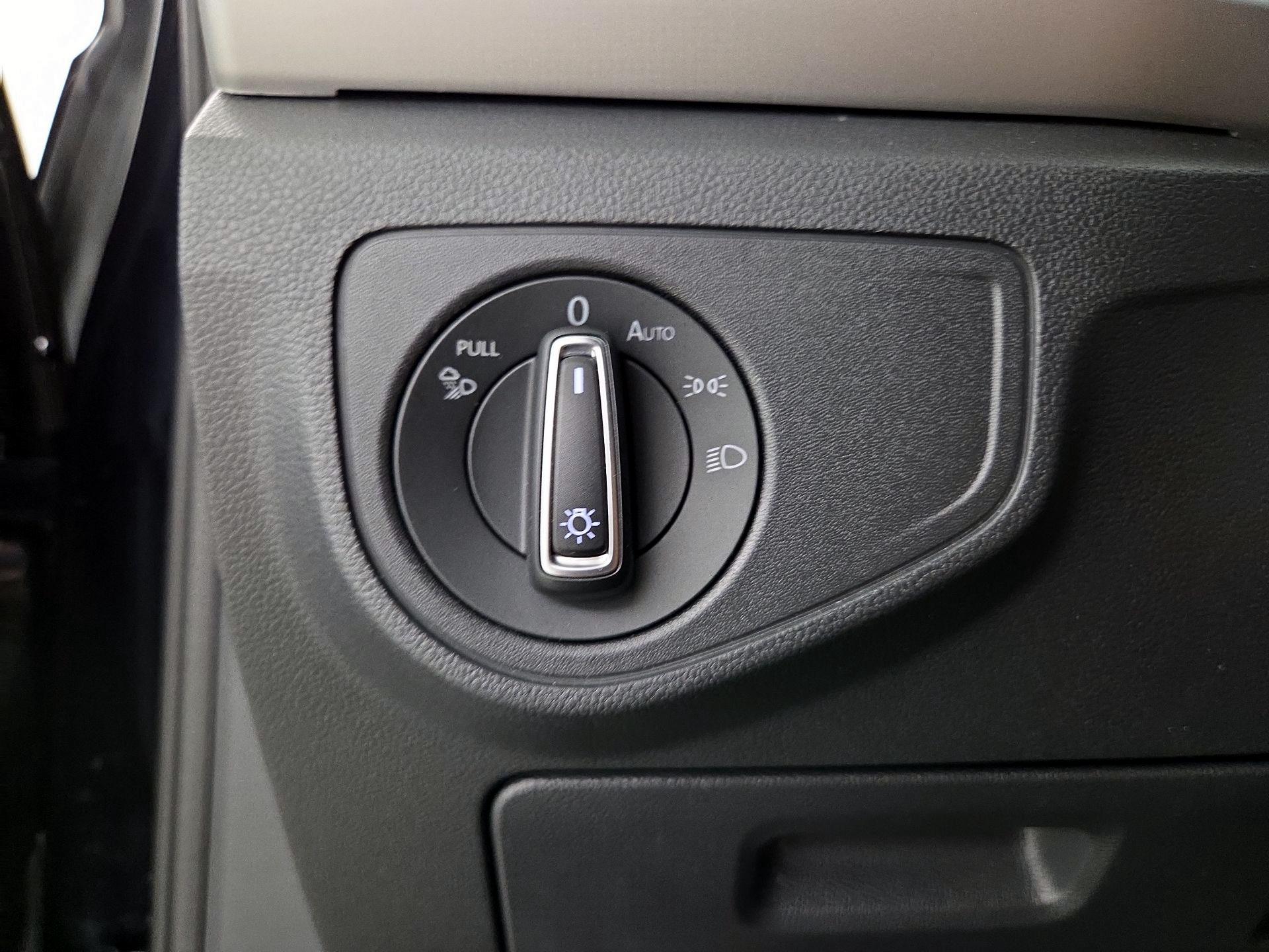 Thumbnail: 2023 Volkswagen Atlas - 13