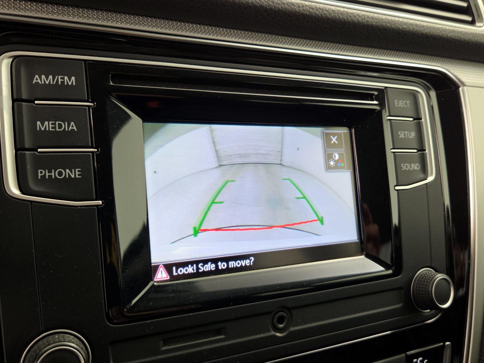 Thumbnail: 2016 Volkswagen Passat - 14