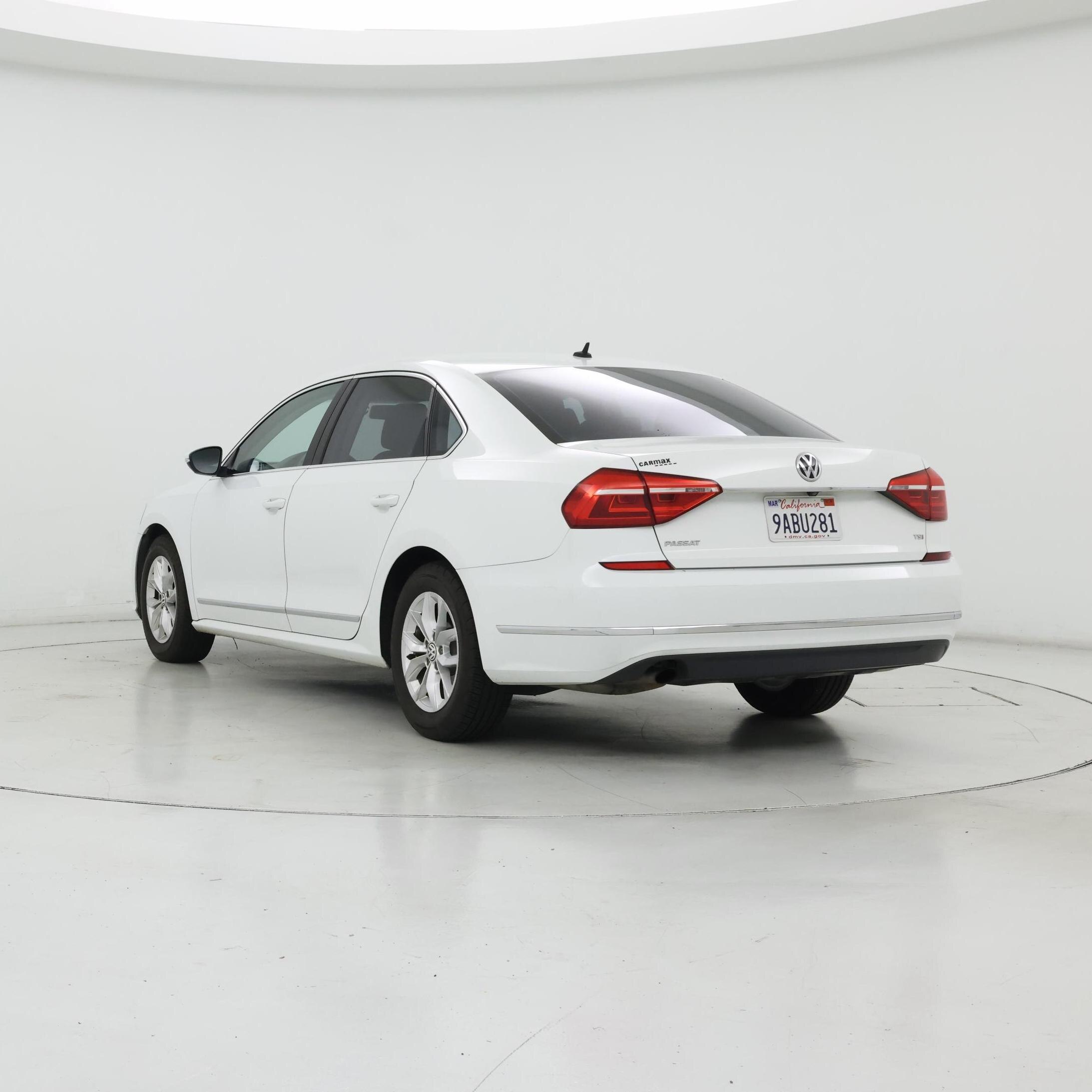 Thumbnail: 2016 Volkswagen Passat - 2