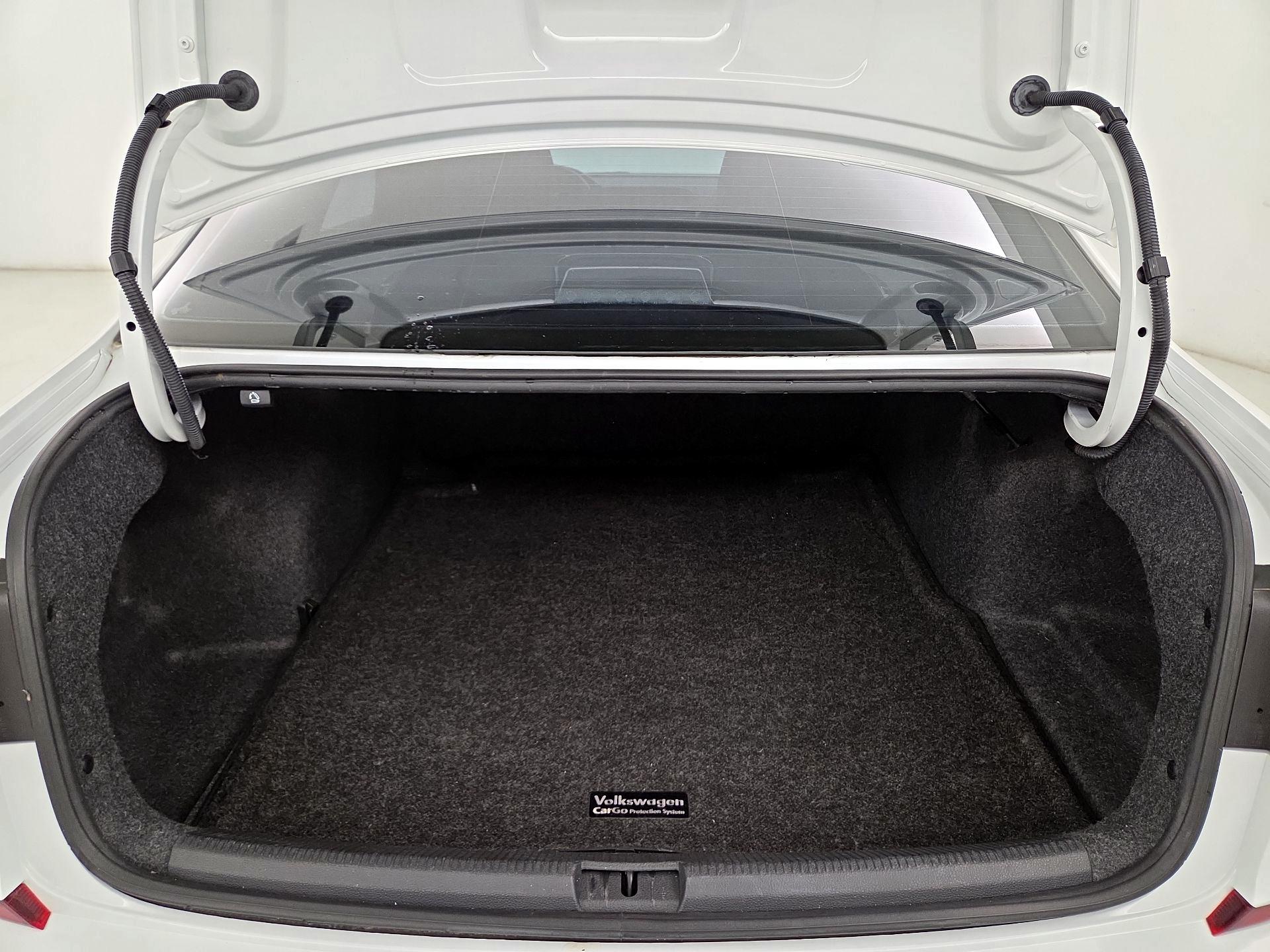 Thumbnail: 2016 Volkswagen Passat - 20