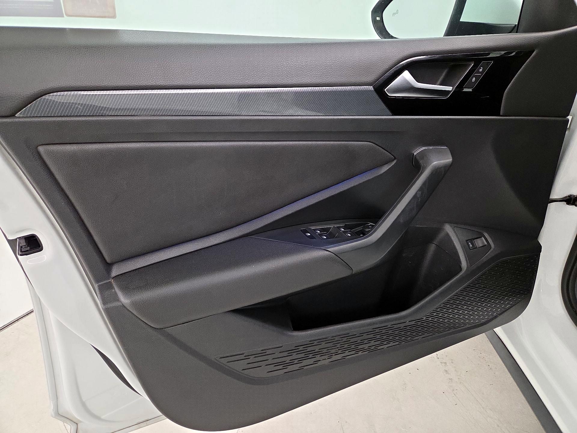 Thumbnail: 2020 Volkswagen Jetta - 12