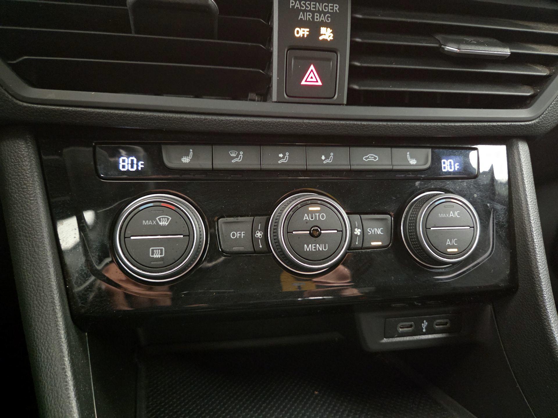 Thumbnail: 2020 Volkswagen Jetta - 16