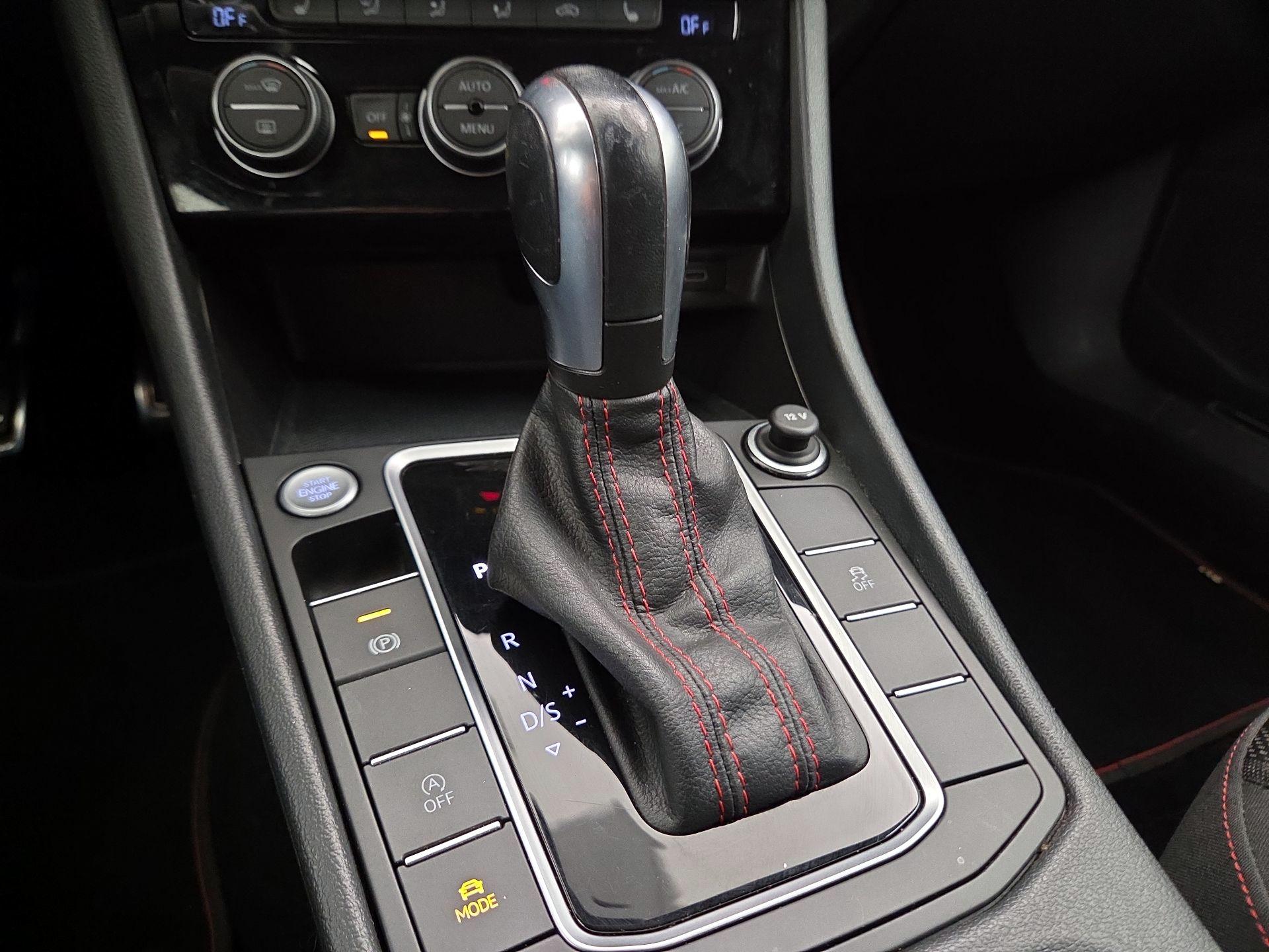 Thumbnail: 2020 Volkswagen Jetta - 17