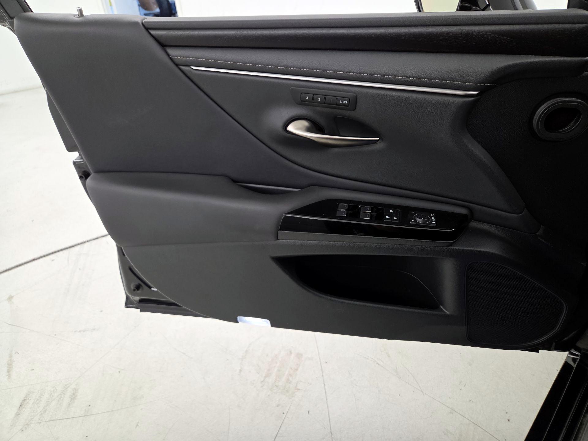 Thumbnail: 2024 Lexus ES - 12