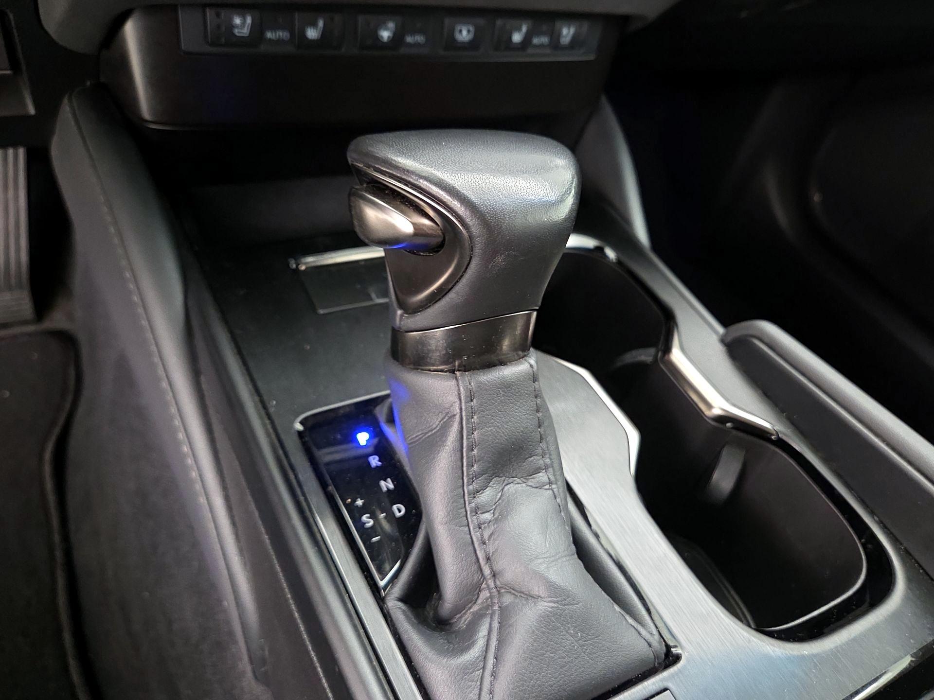 Thumbnail: 2024 Lexus ES - 17