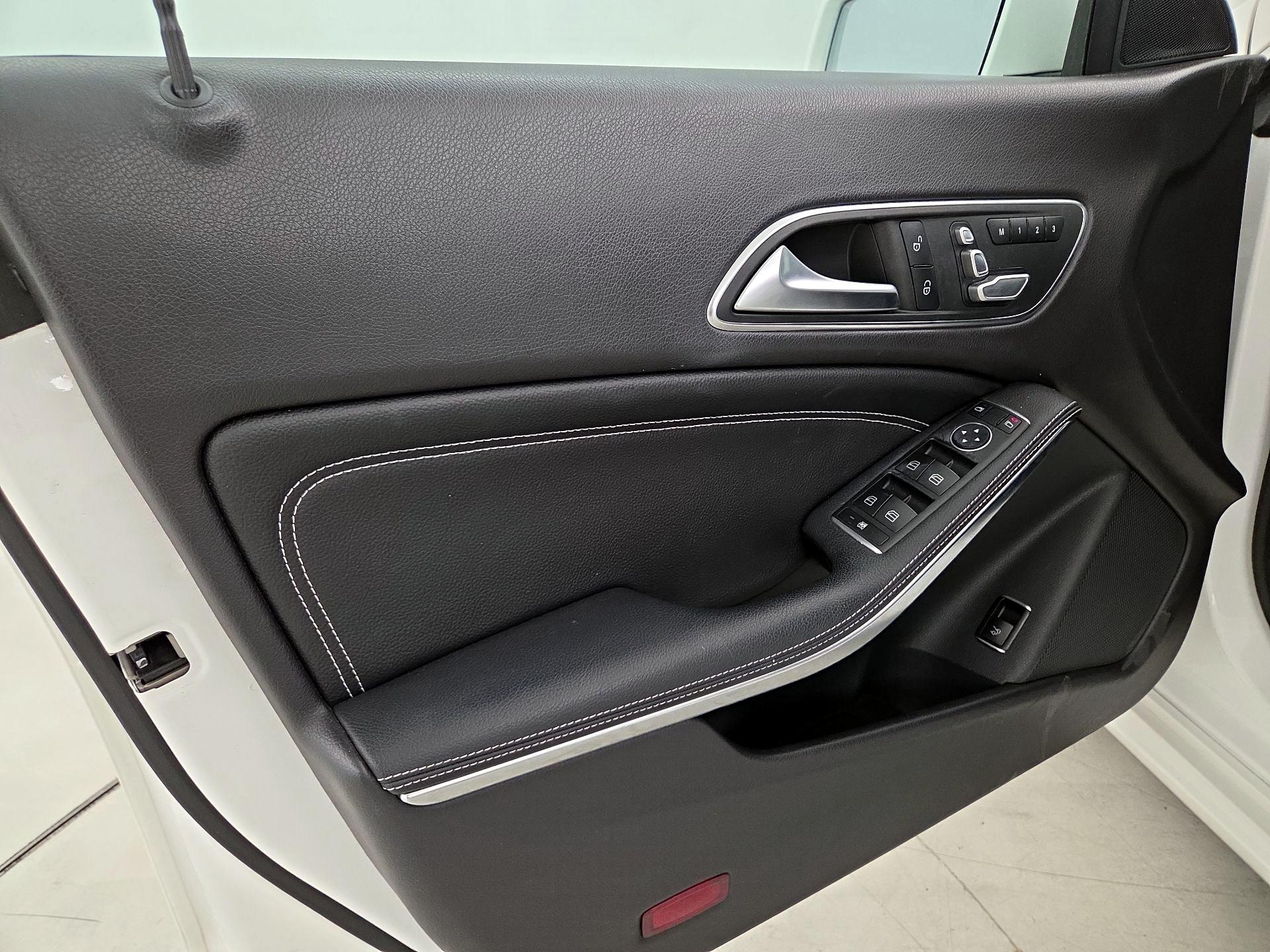 Thumbnail: 2019 Mercedes-Benz CLA - 12