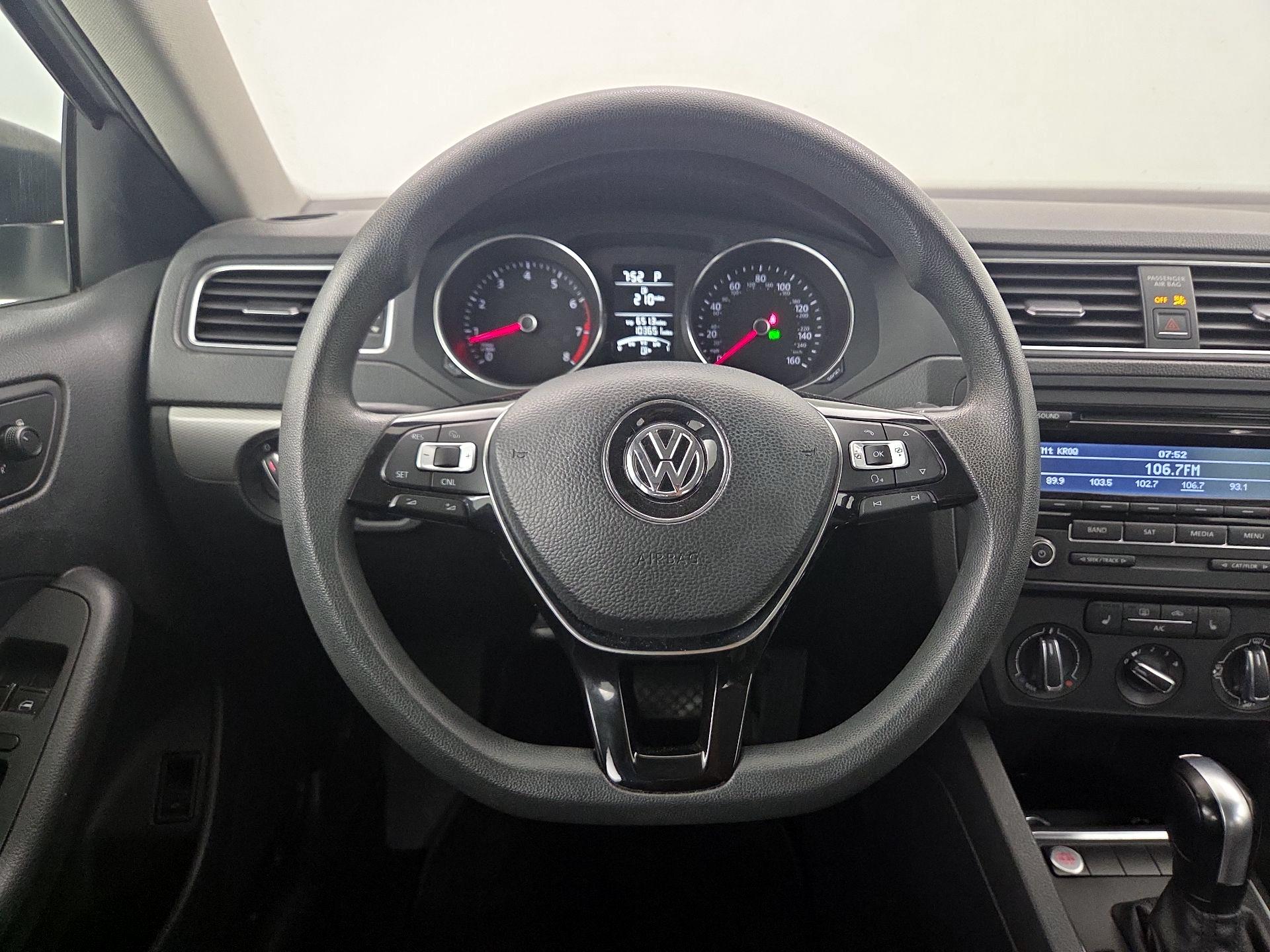 Thumbnail: 2015 Volkswagen Jetta - 10
