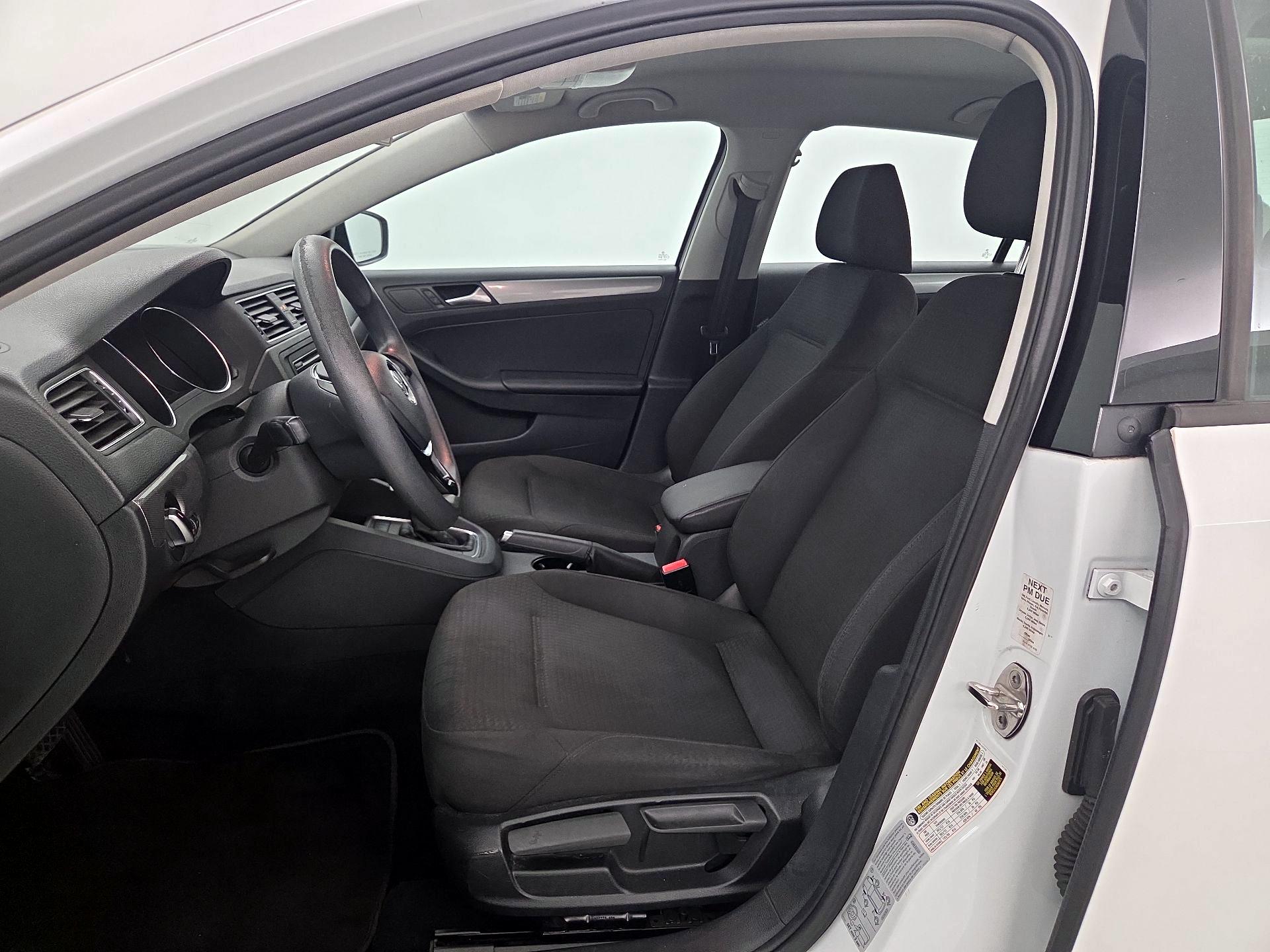 Thumbnail: 2015 Volkswagen Jetta - 11