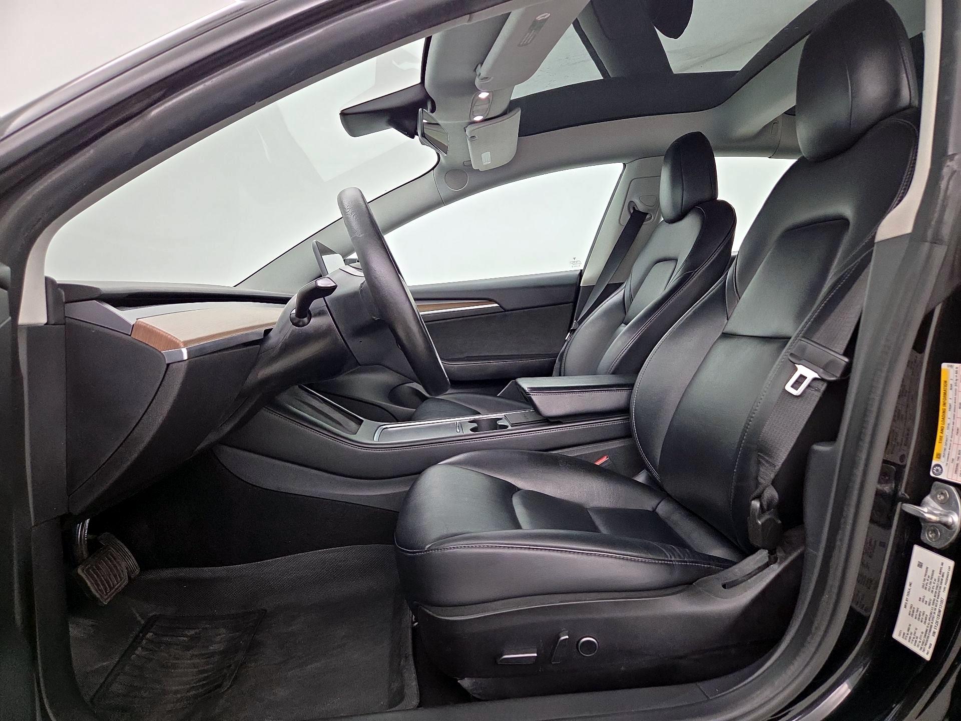 Thumbnail: 2022 Tesla Model 3 - 11