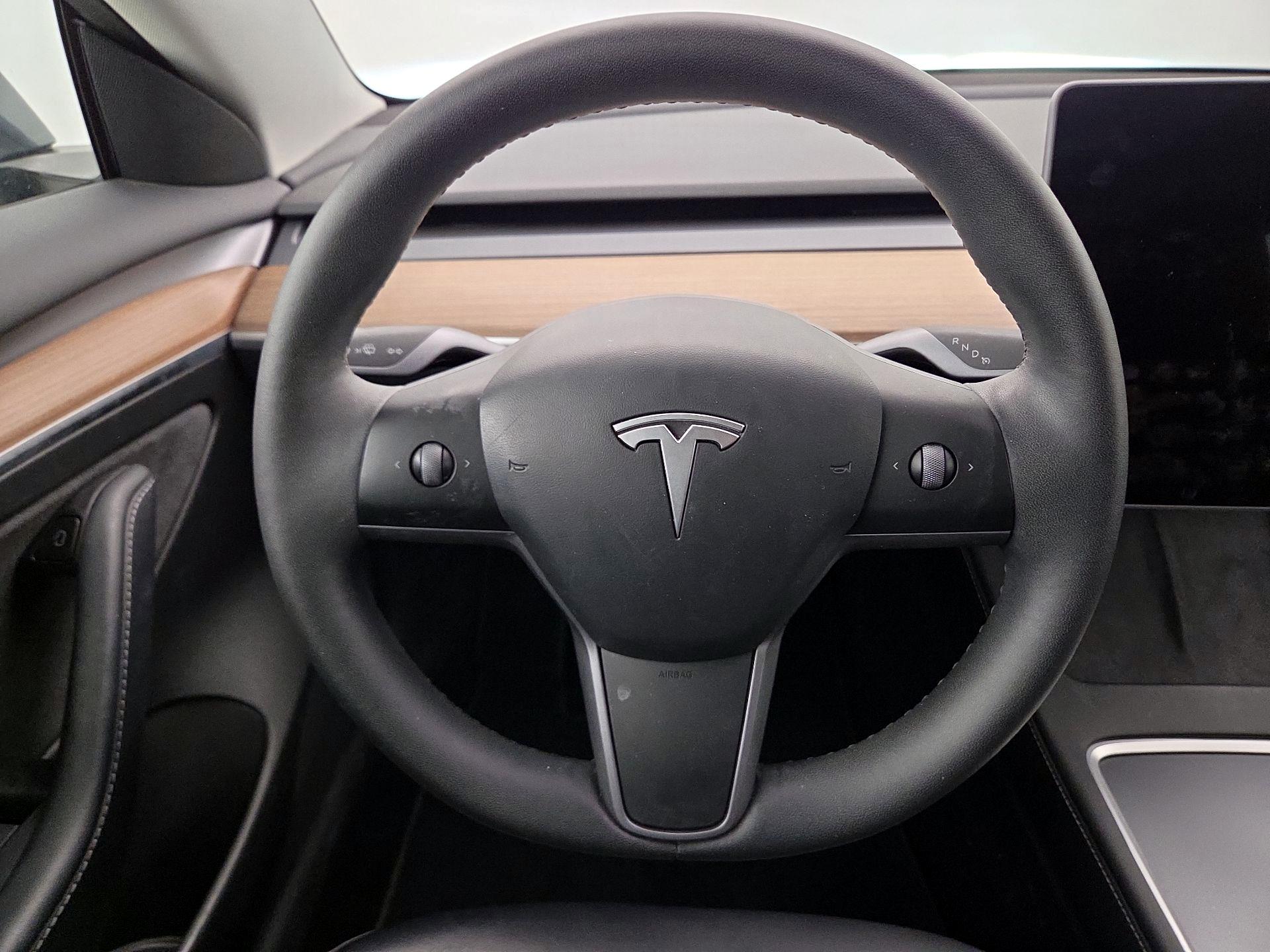 Thumbnail: 2023 Tesla Model 3 - 10