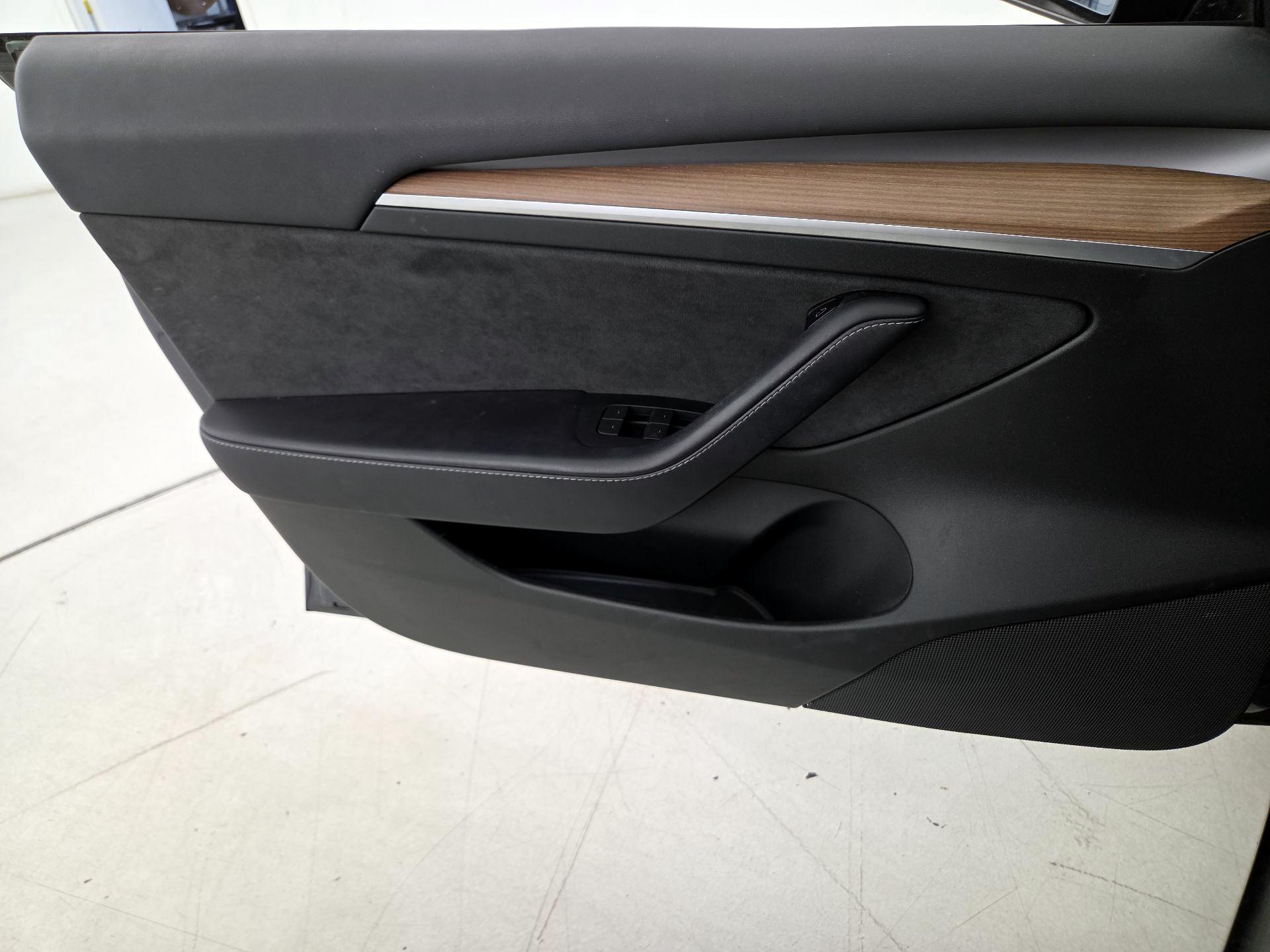 Thumbnail: 2023 Tesla Model 3 - 12