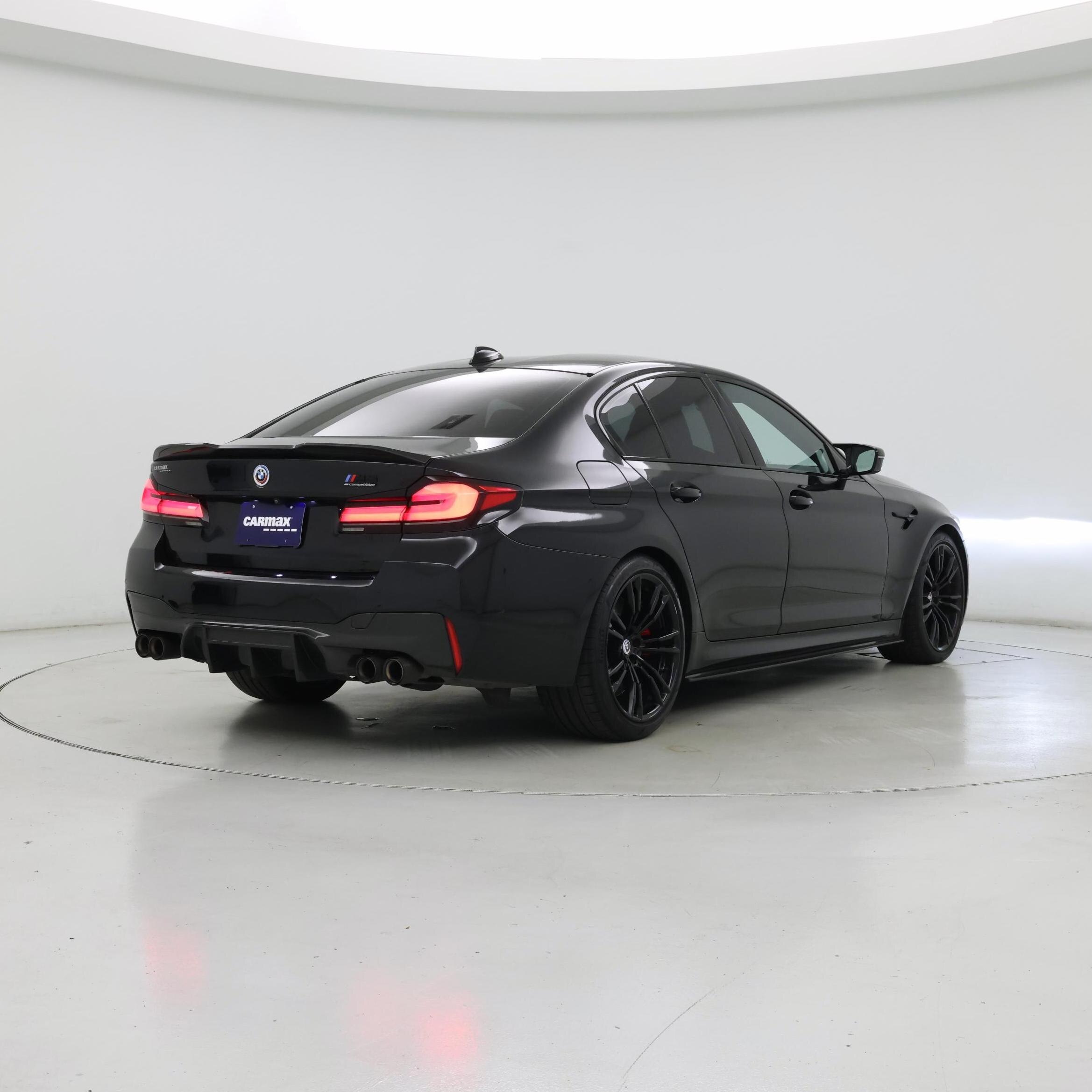 Thumbnail: 2023 BMW M5 - 8