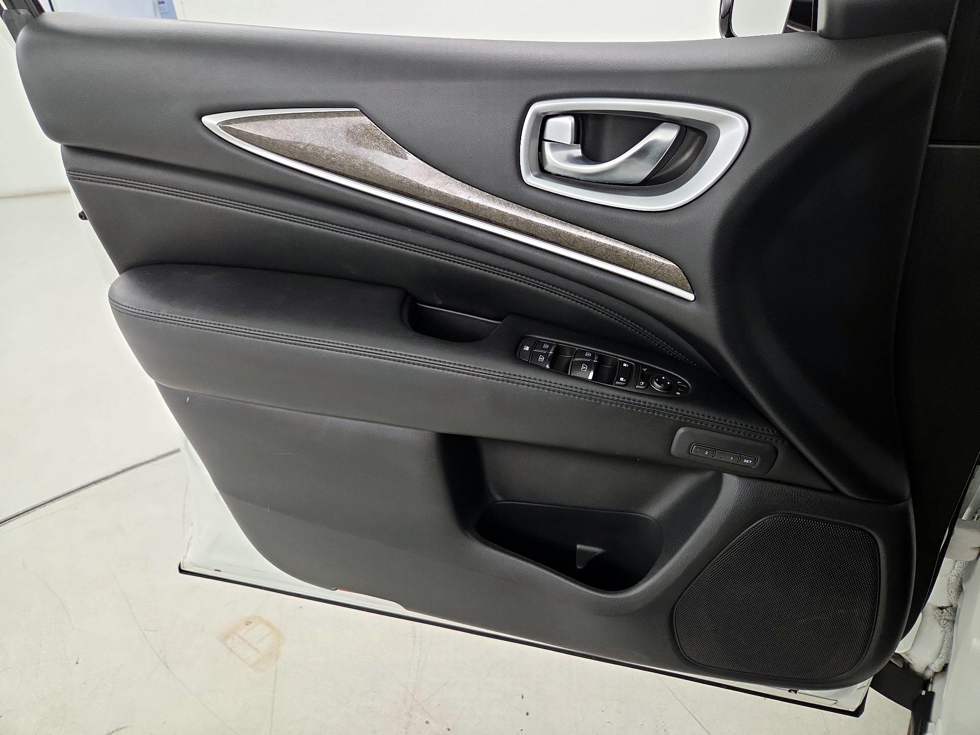 Thumbnail: 2015 INFINITI QX60 - 12