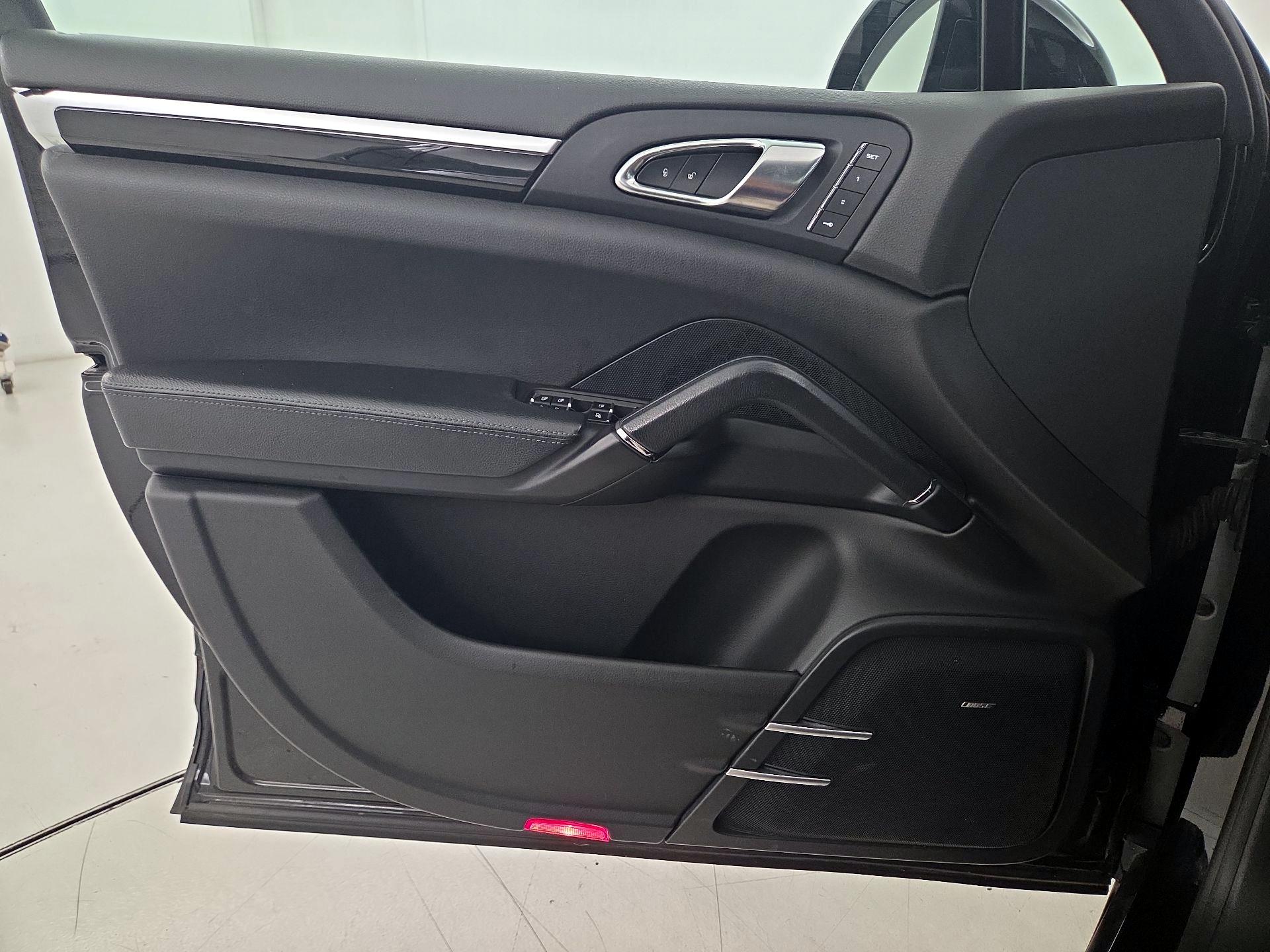 Thumbnail: 2018 Porsche Cayenne - 12