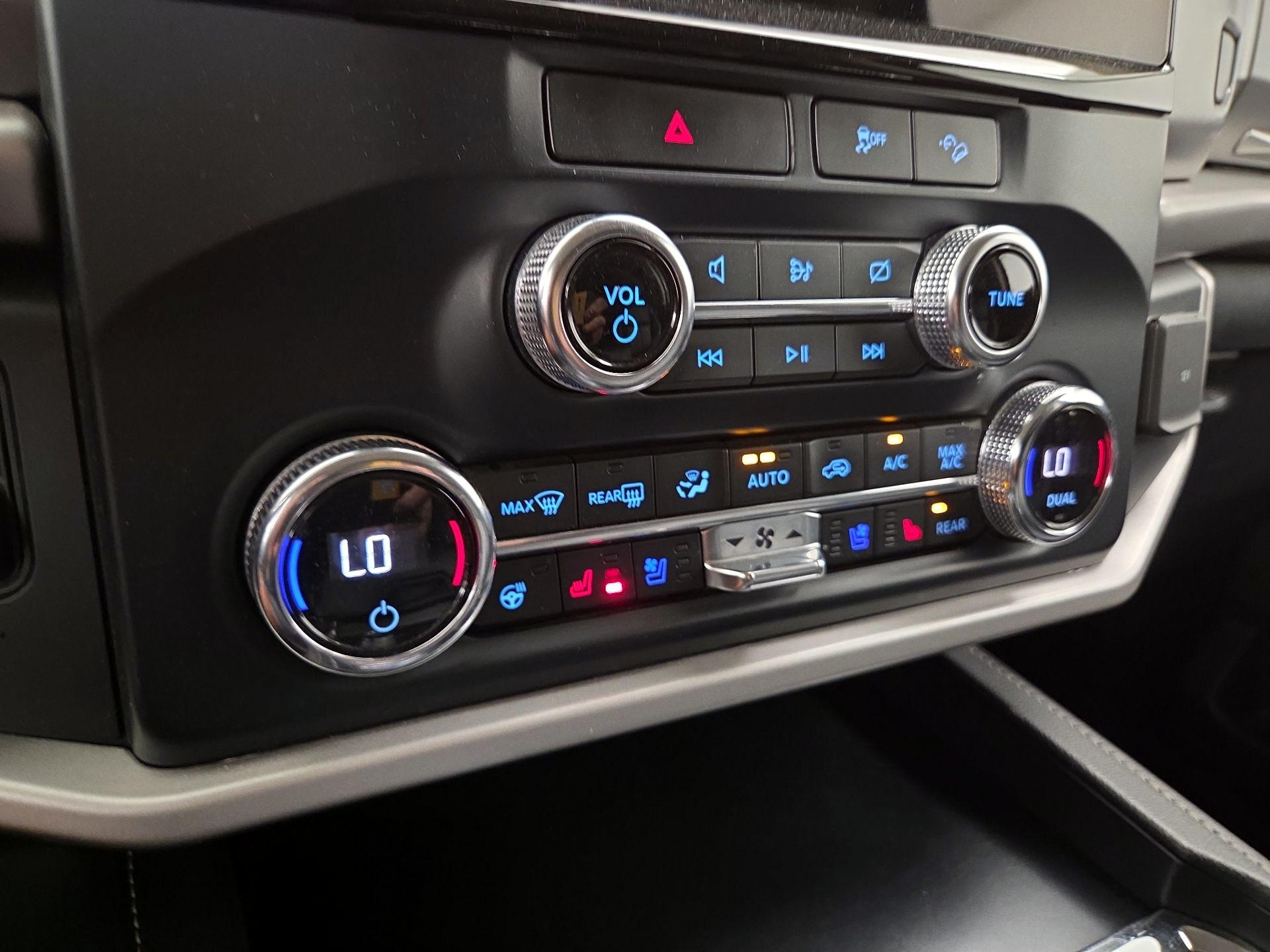 Thumbnail: 2022 Ford Expedition MAX - 17