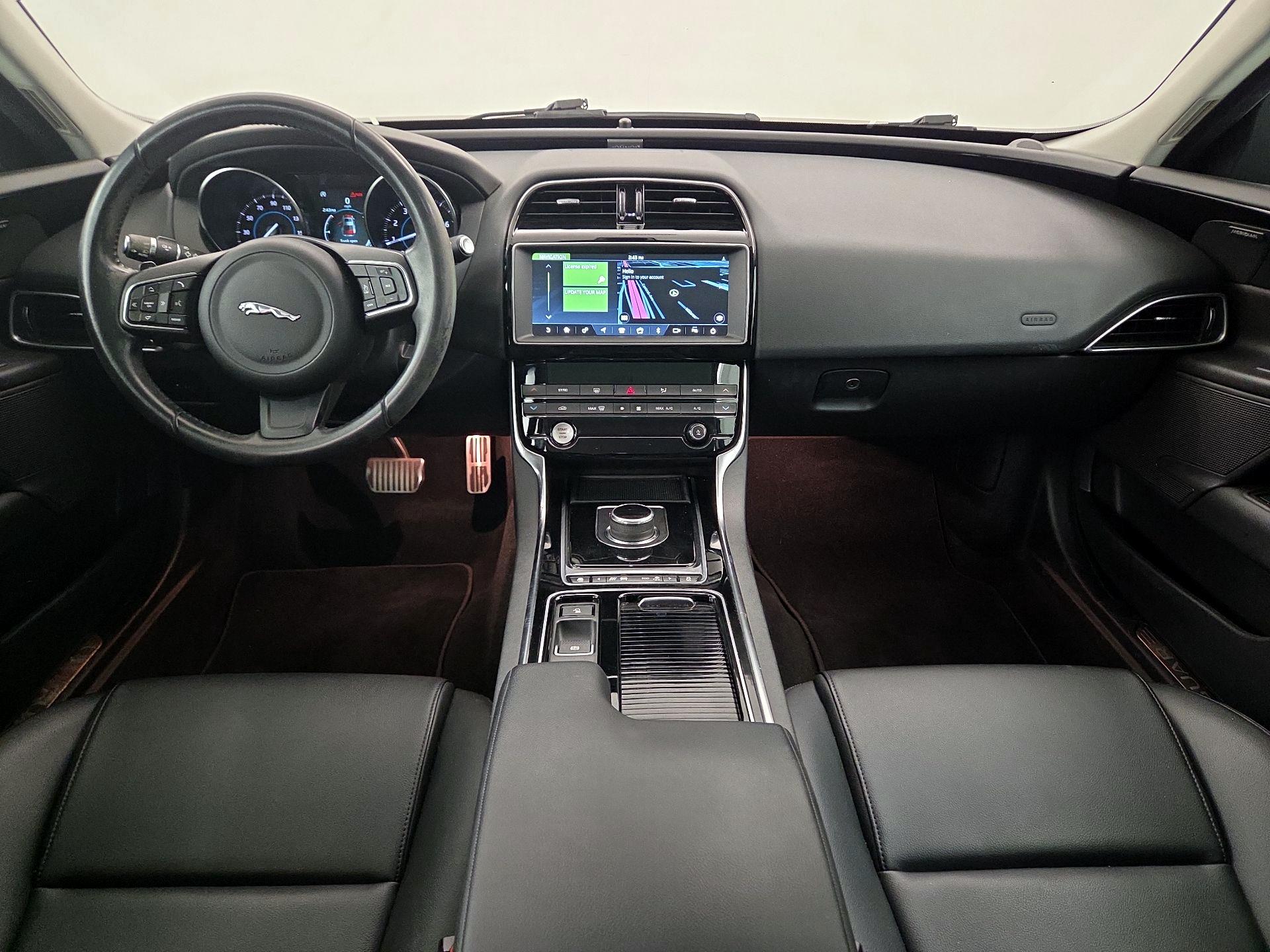 Thumbnail: 2019 Jaguar XE - 9