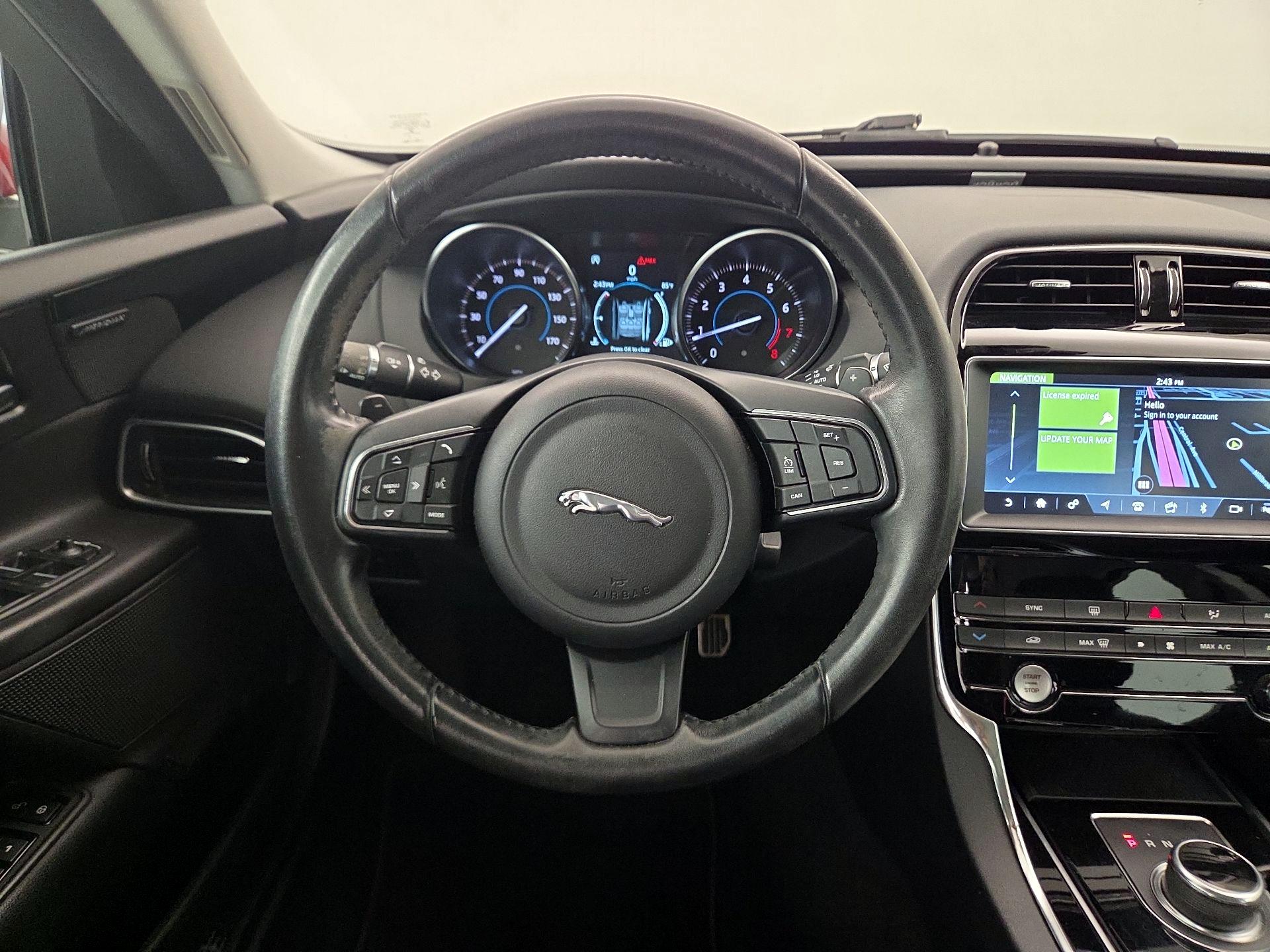 Thumbnail: 2019 Jaguar XE - 10