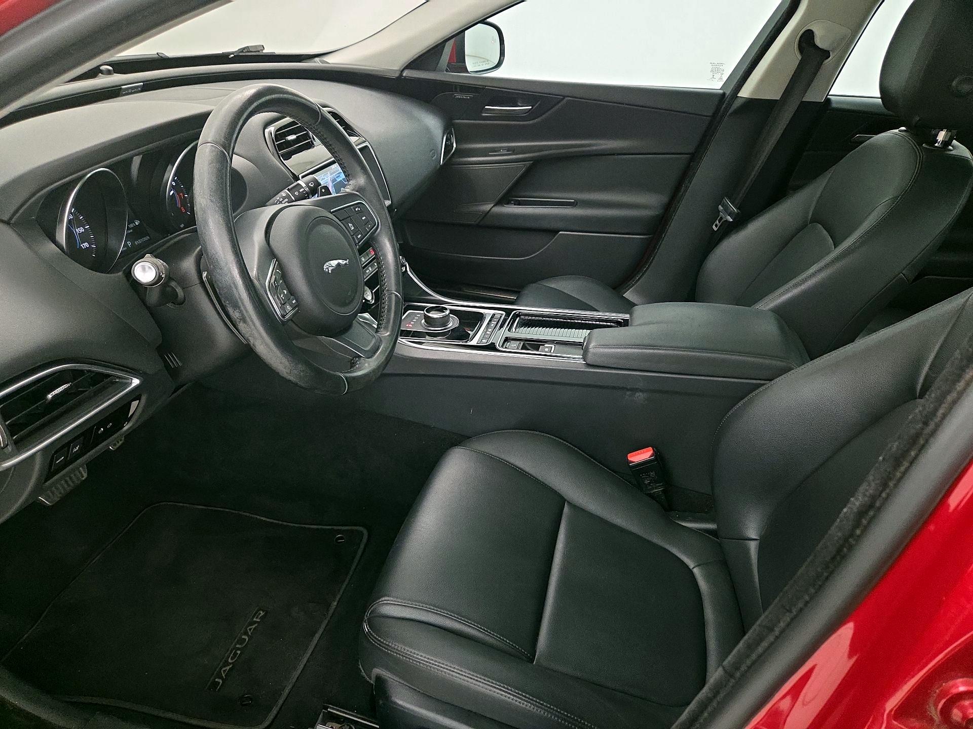 Thumbnail: 2019 Jaguar XE - 11