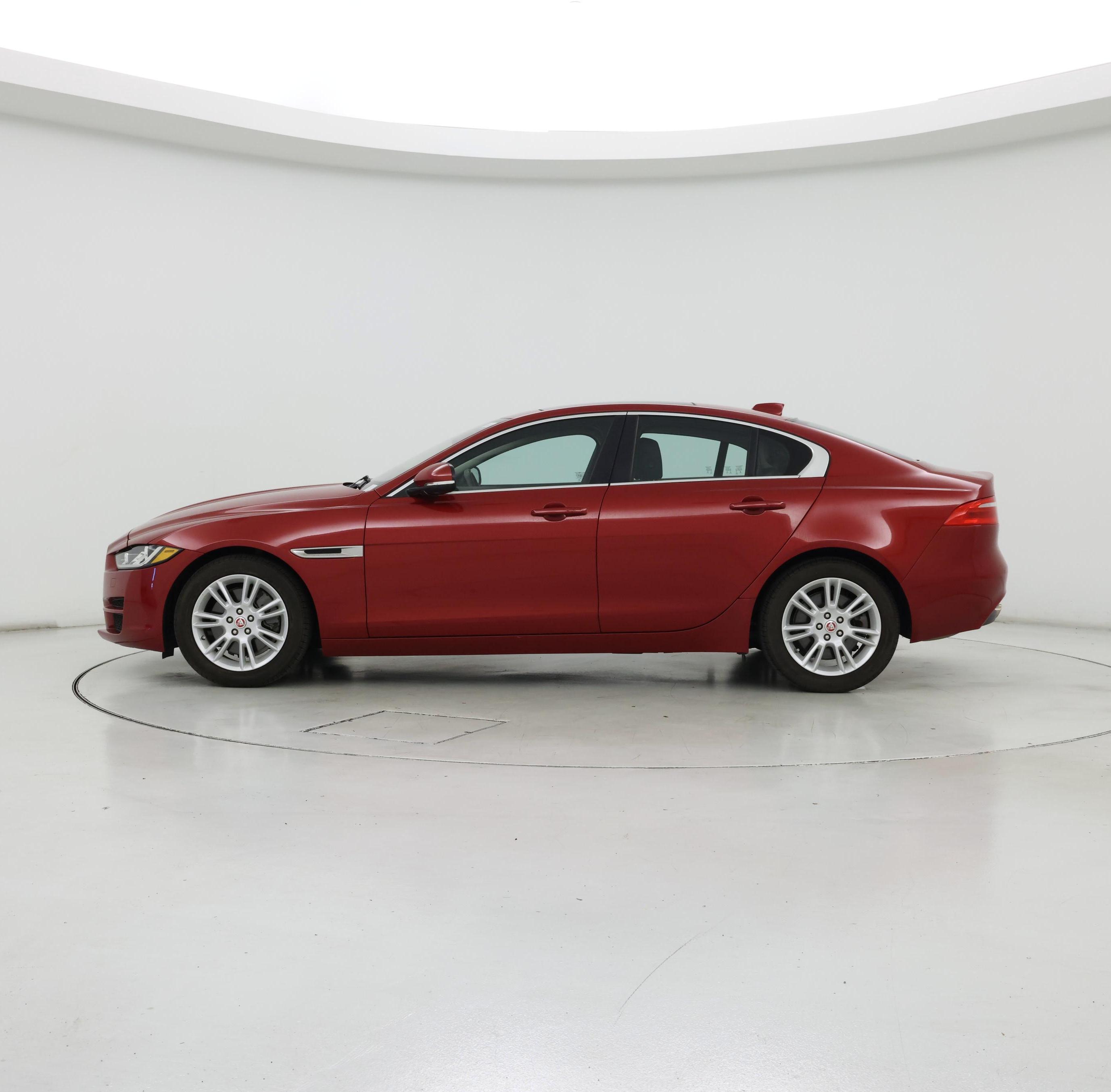 Thumbnail: 2019 Jaguar XE - 3