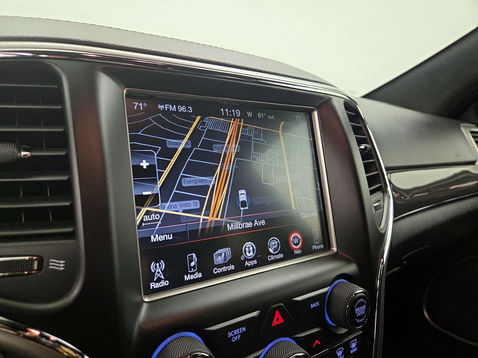 Thumbnail: 2017 Jeep Grand Cherokee - 14