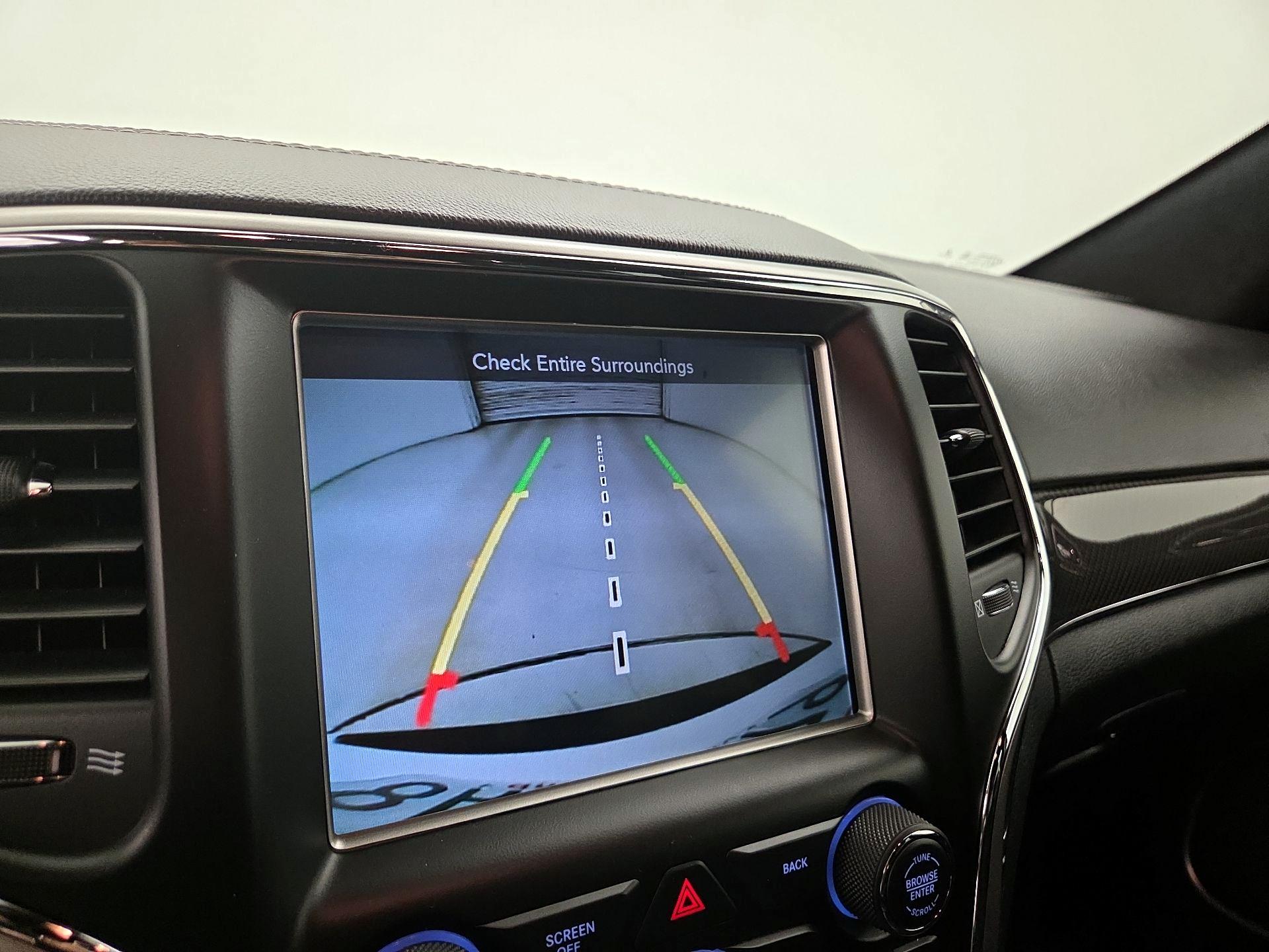 Thumbnail: 2017 Jeep Grand Cherokee - 15