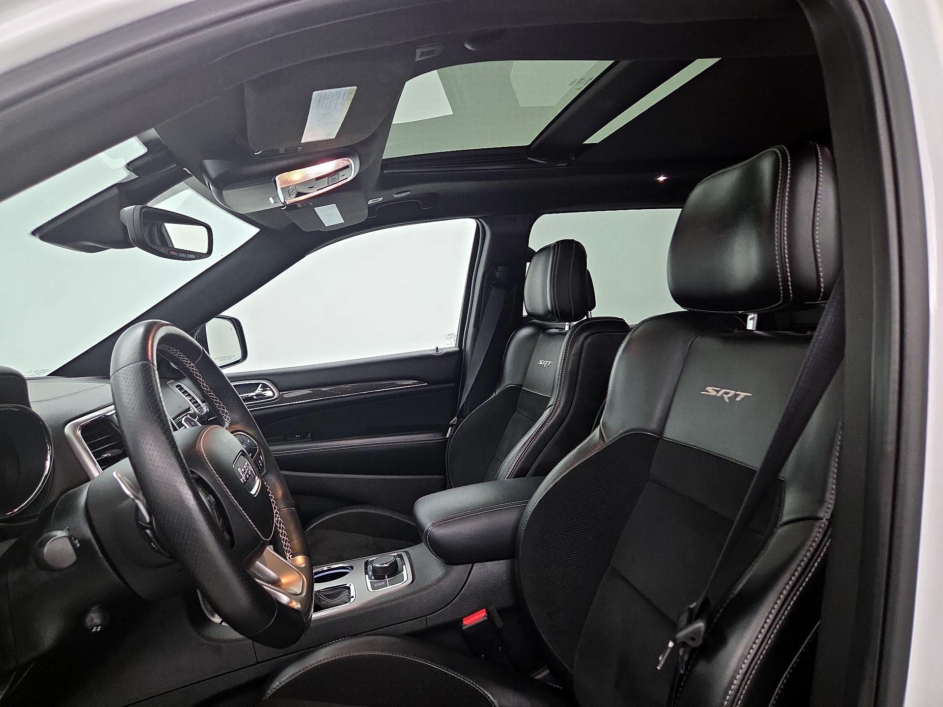 Thumbnail: 2017 Jeep Grand Cherokee - 20