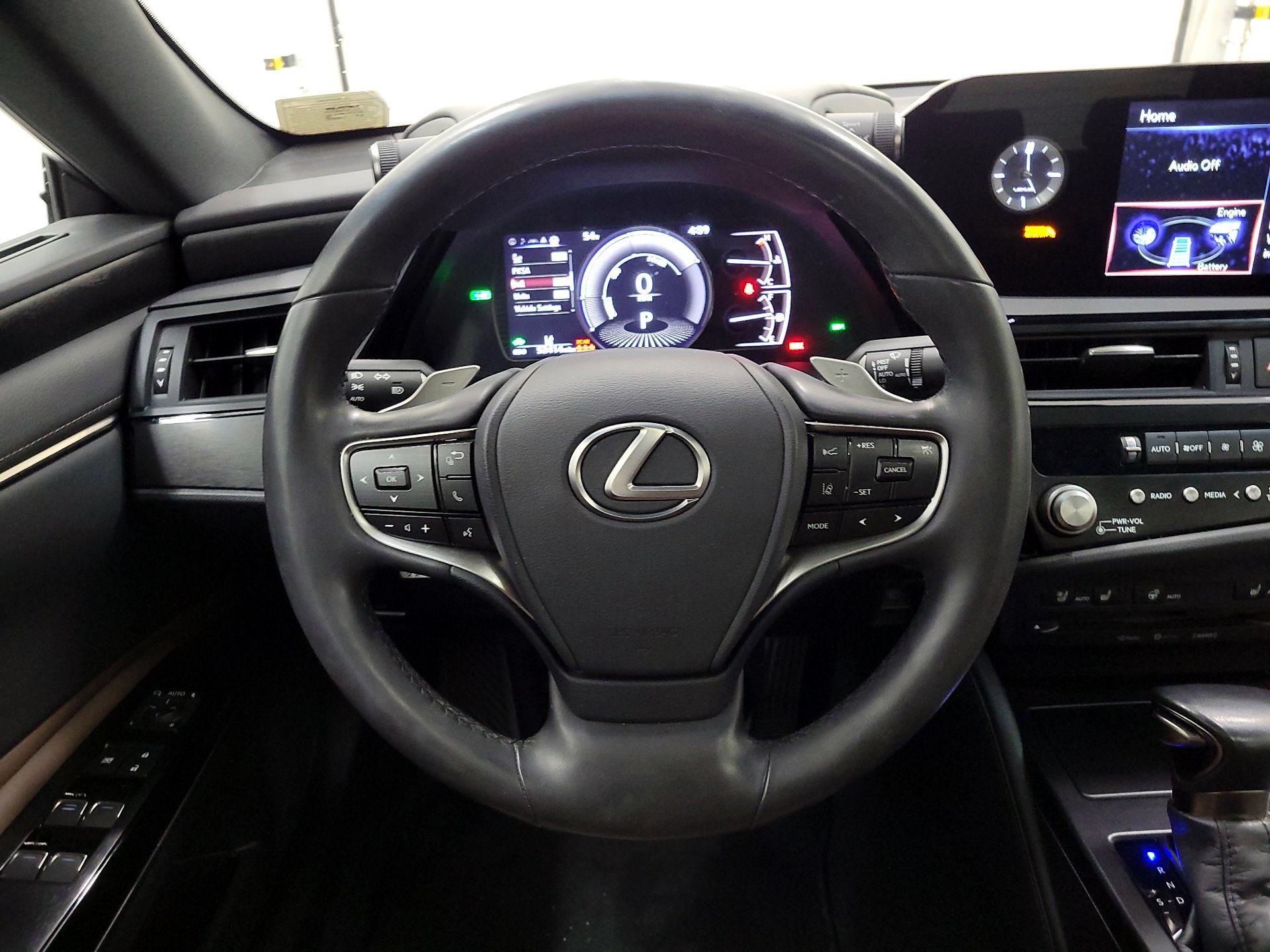 Thumbnail: 2022 Lexus ES - 10