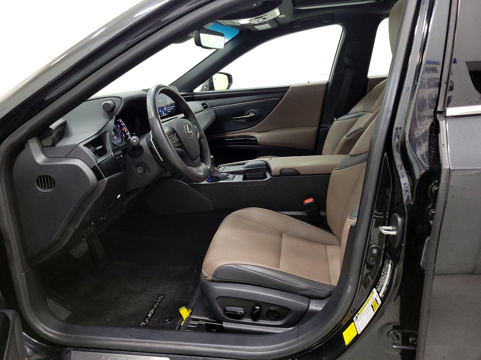 Thumbnail: 2022 Lexus ES - 11