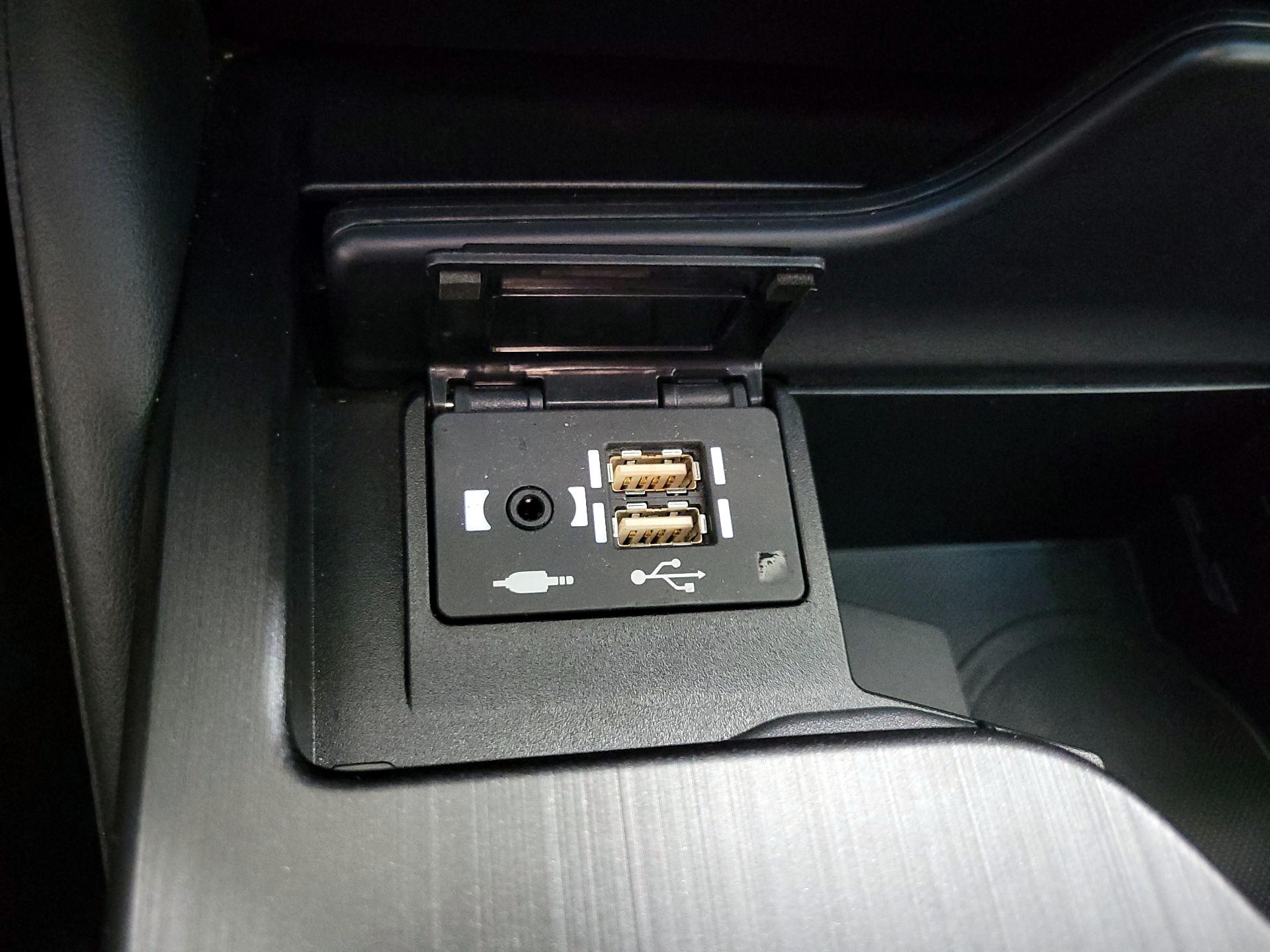 Thumbnail: 2022 Lexus ES - 18