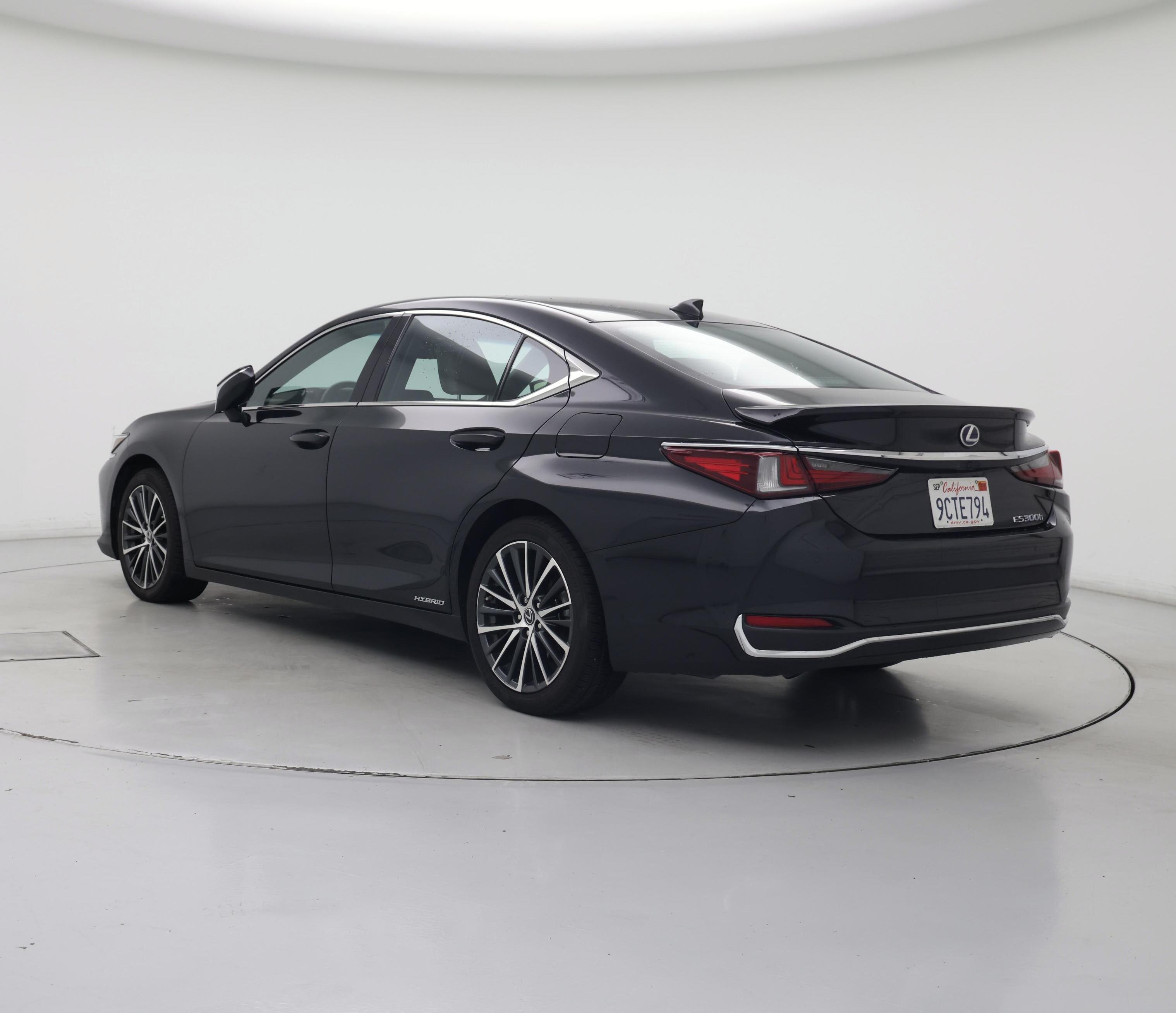 Thumbnail: 2022 Lexus ES - 2