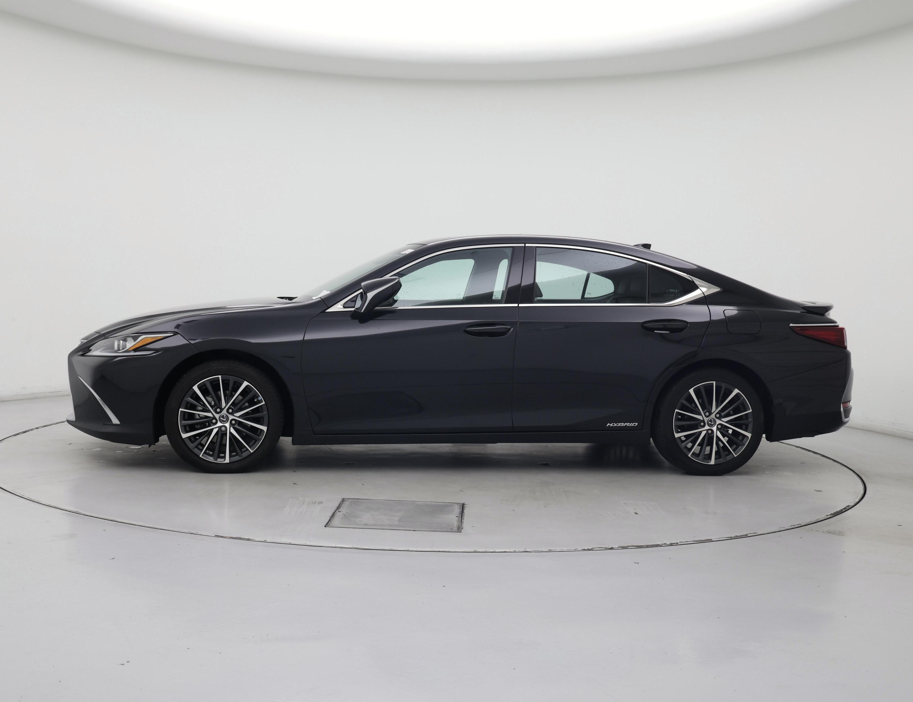 Thumbnail: 2022 Lexus ES - 3