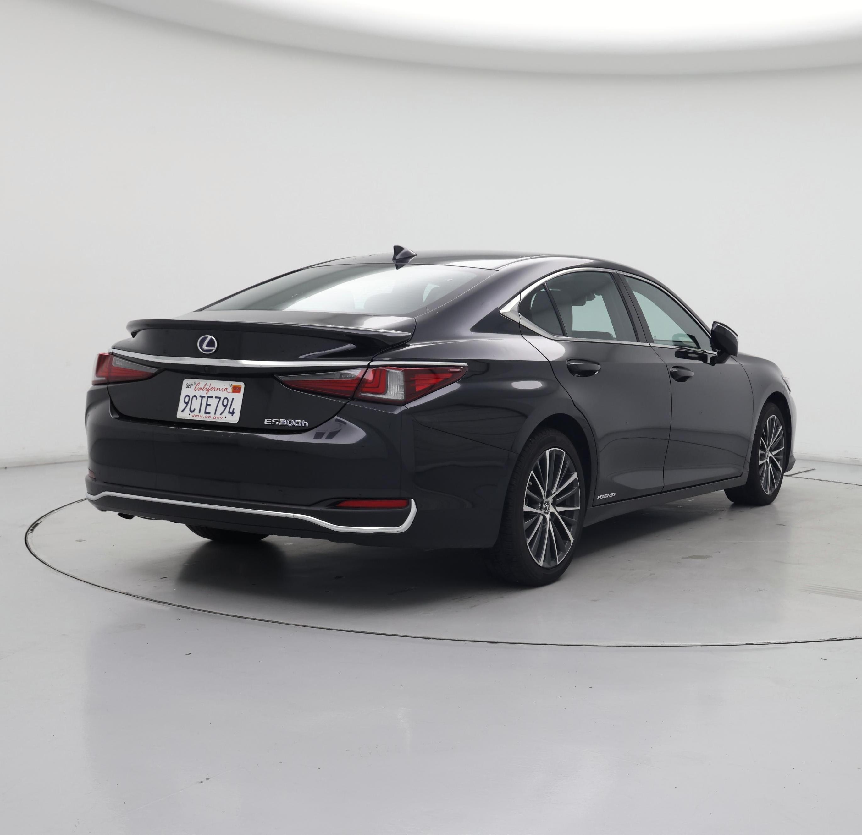 Thumbnail: 2022 Lexus ES - 8