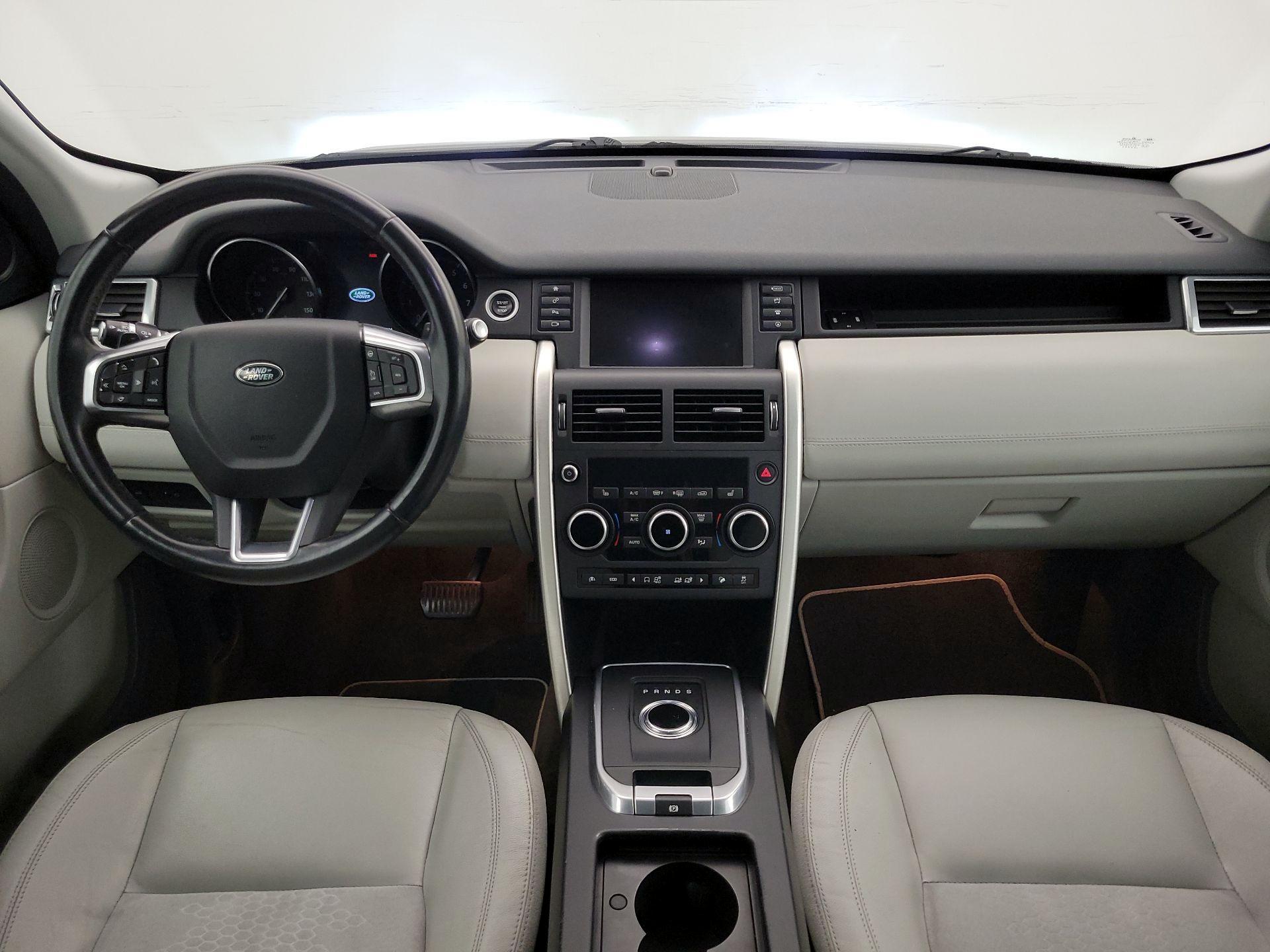 Thumbnail: 2017 Land Rover Discovery Sport - 9