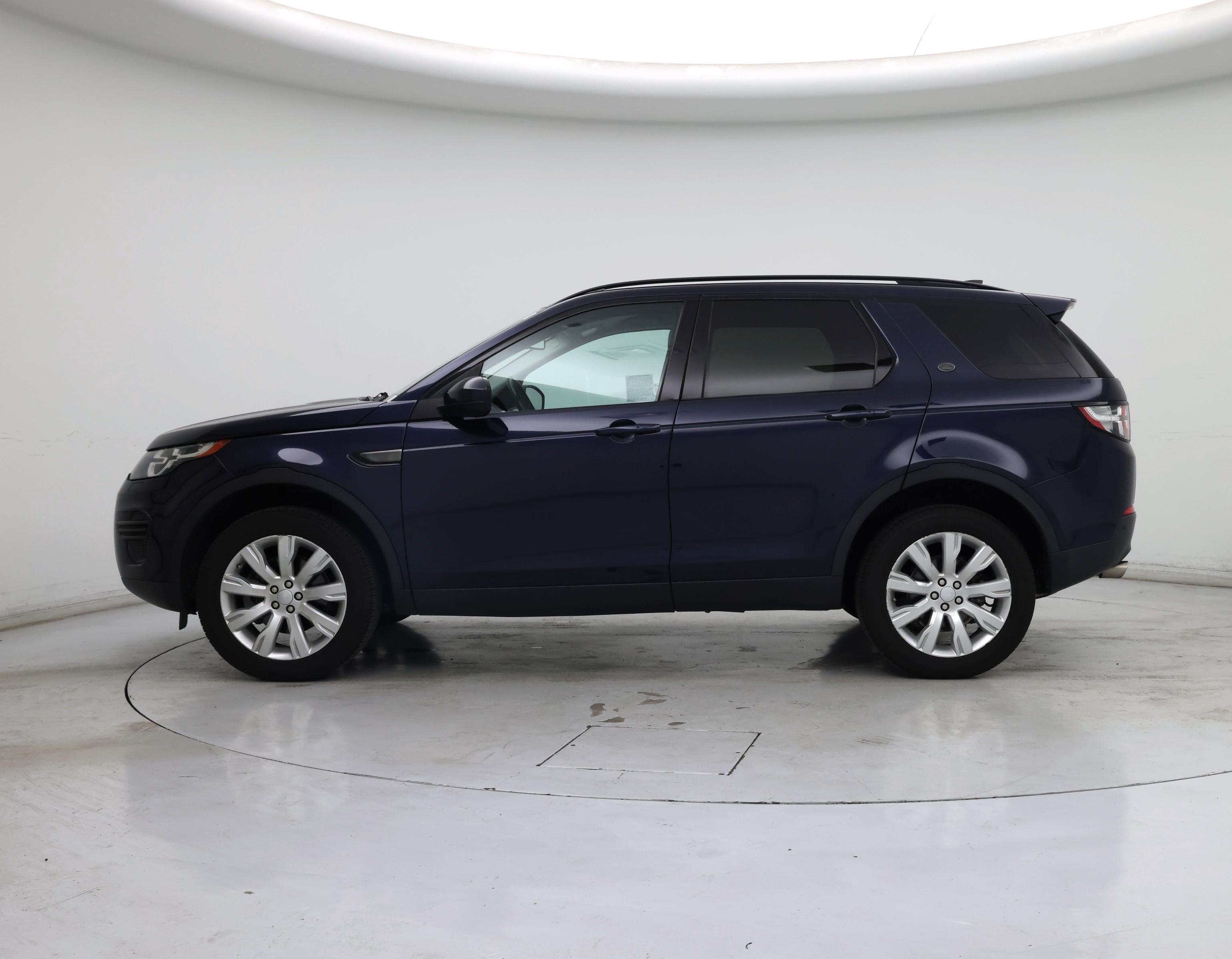 Thumbnail: 2017 Land Rover Discovery Sport - 3