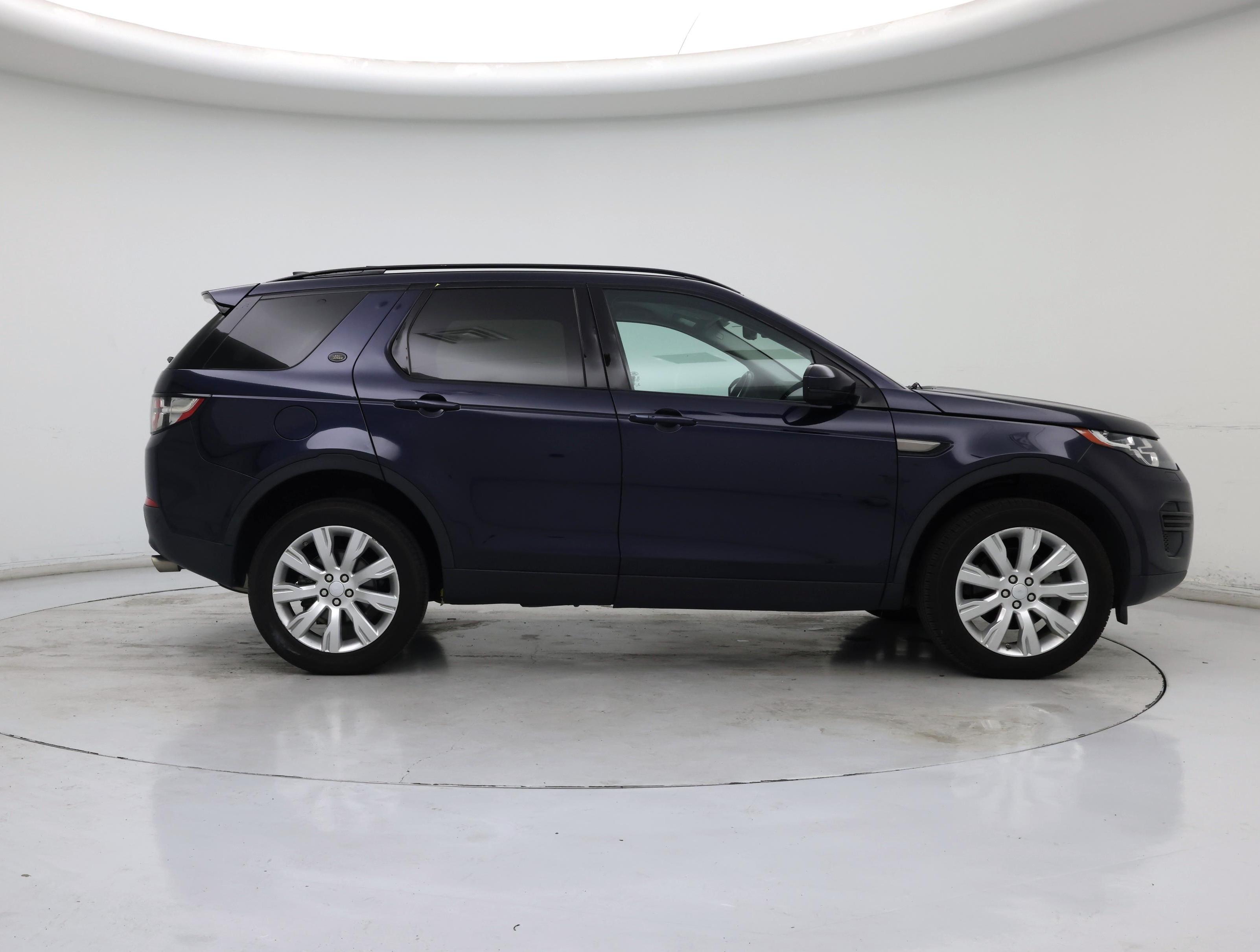 Thumbnail: 2017 Land Rover Discovery Sport - 7