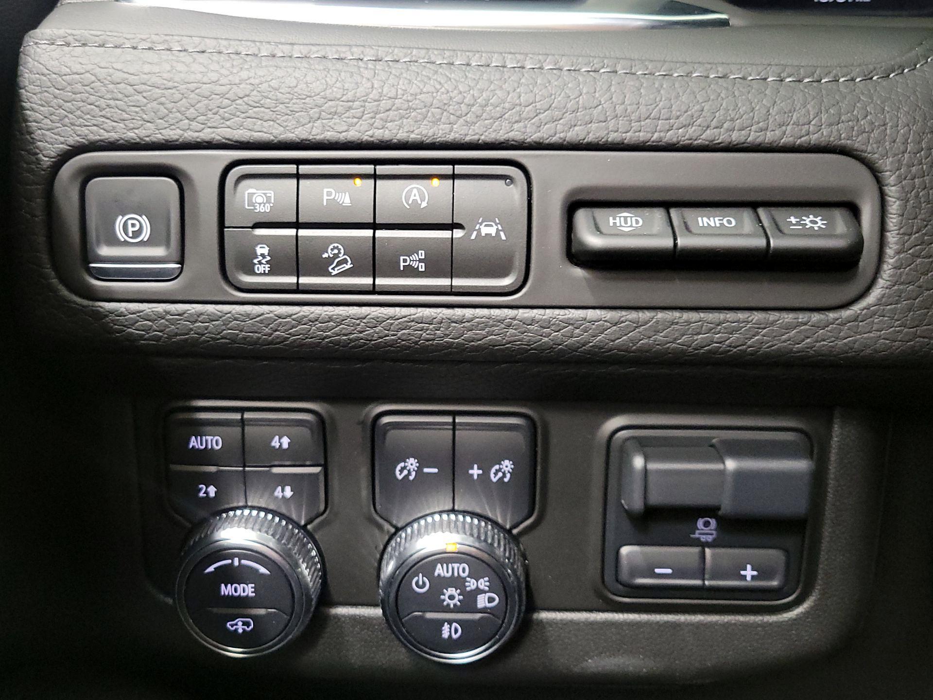 Thumbnail: 2024 GMC Yukon - 13