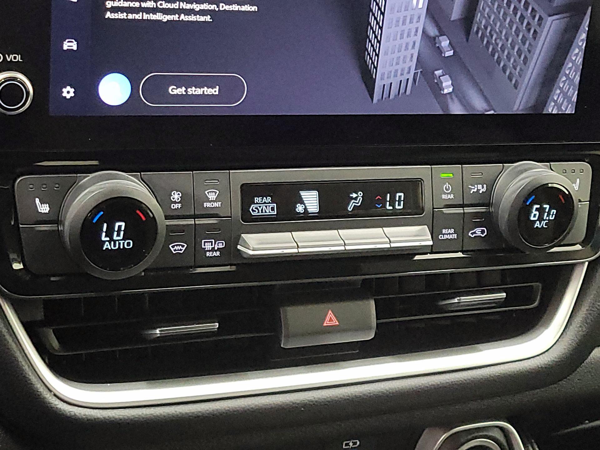 Thumbnail: 2024 Toyota Highlander - 16