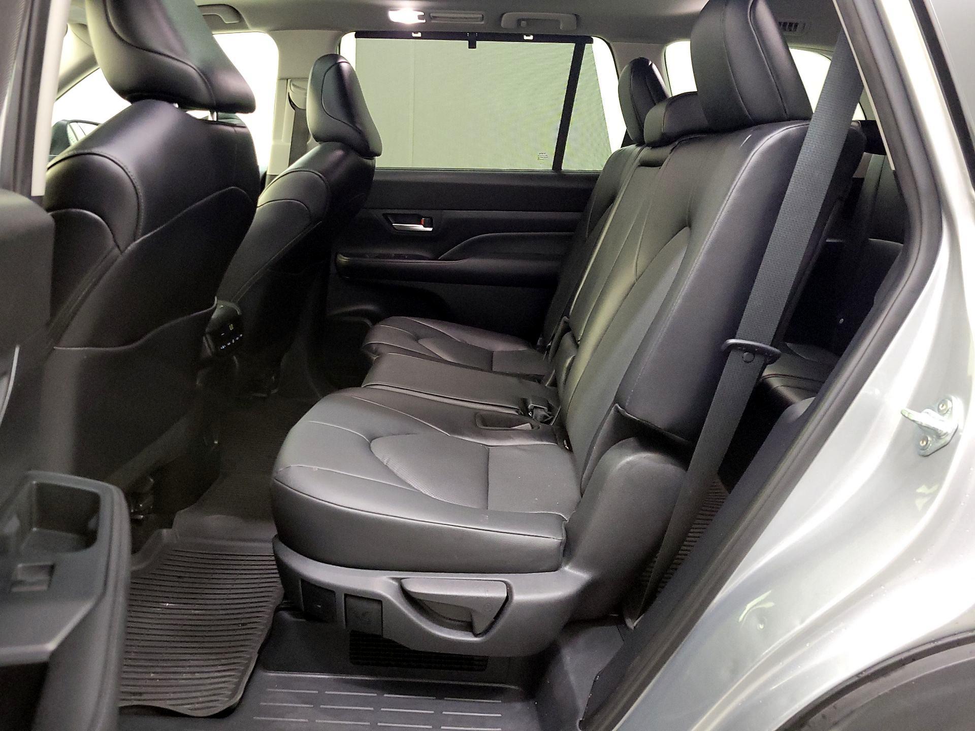 Thumbnail: 2024 Toyota Highlander - 20