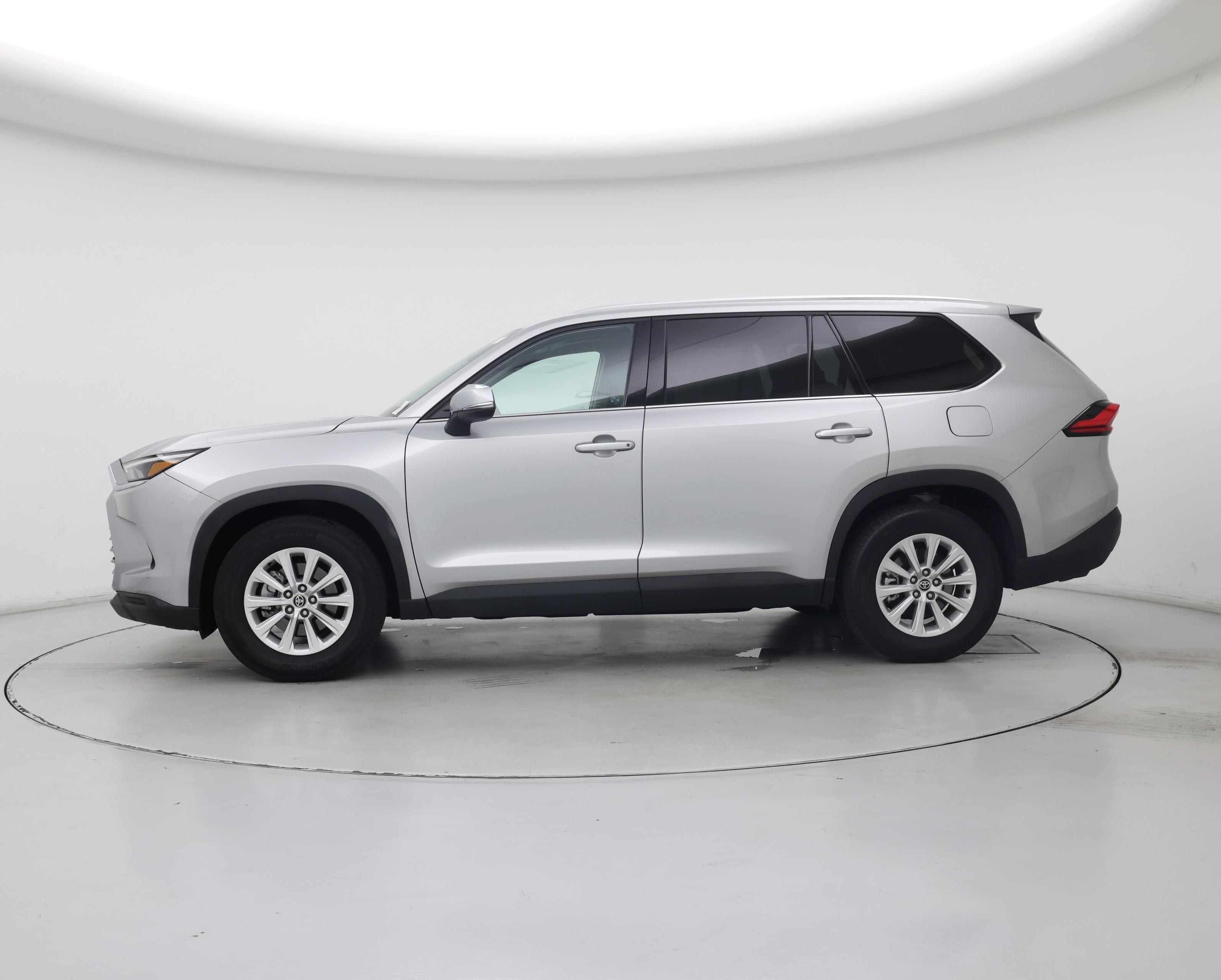 Thumbnail: 2024 Toyota Highlander - 3