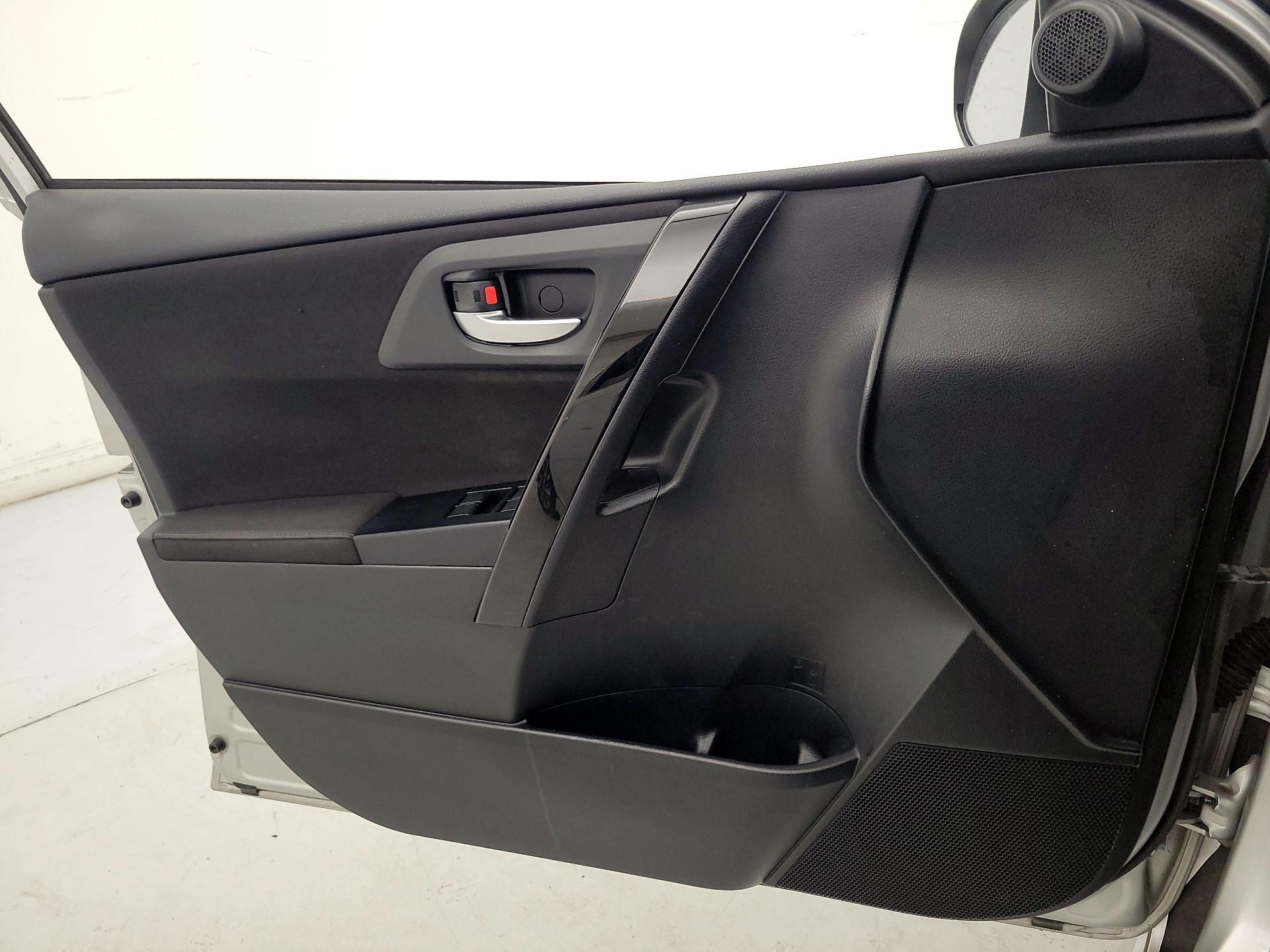 Thumbnail: 2017 Toyota Corolla iM - 12