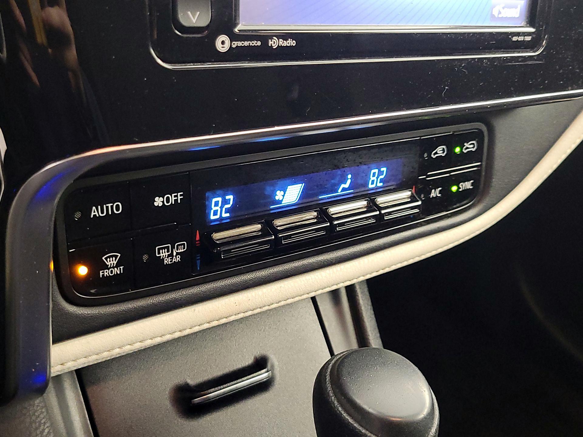 Thumbnail: 2017 Toyota Corolla iM - 16