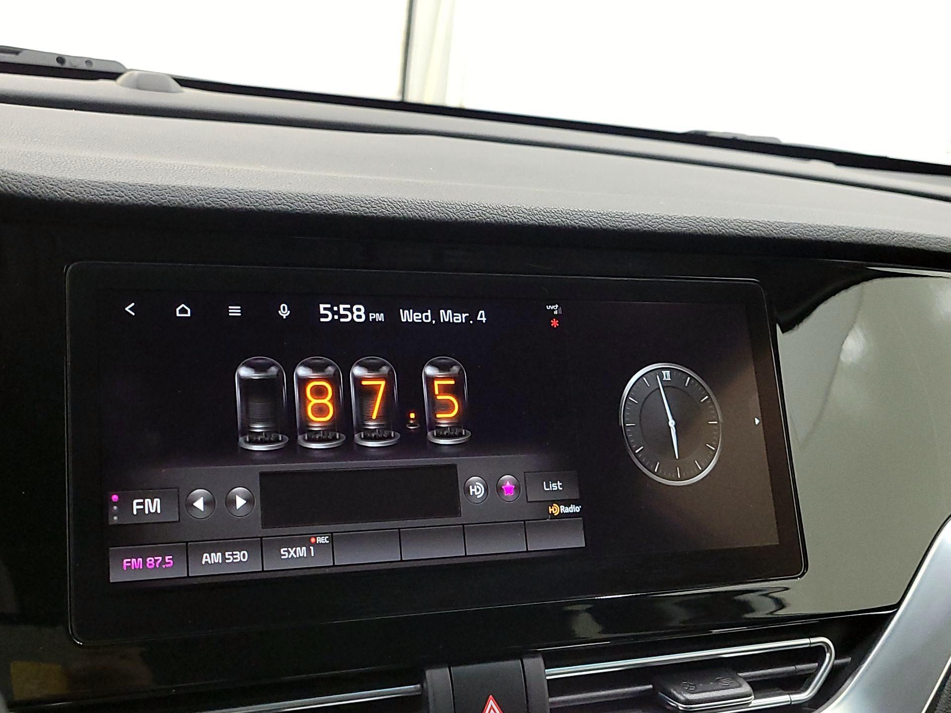 Thumbnail: 2022 Kia Niro - 16