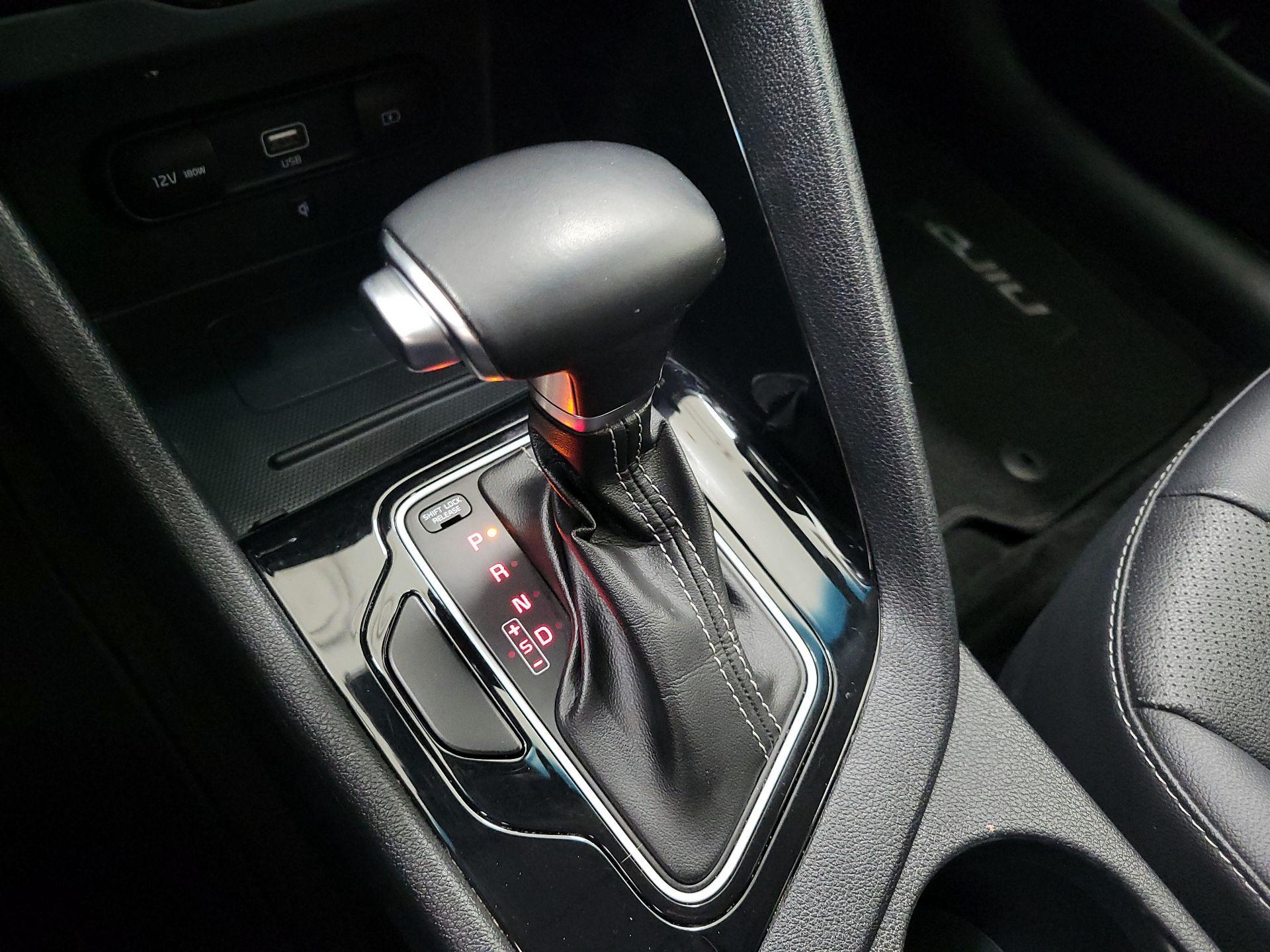 Thumbnail: 2022 Kia Niro - 18