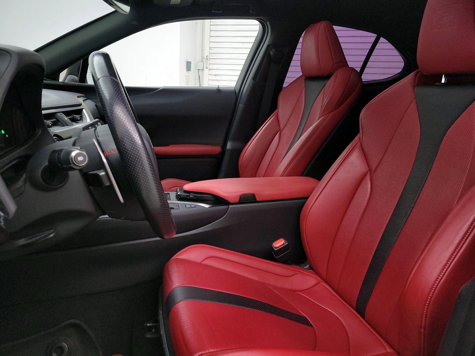 Thumbnail: 2019 Lexus UX - 11