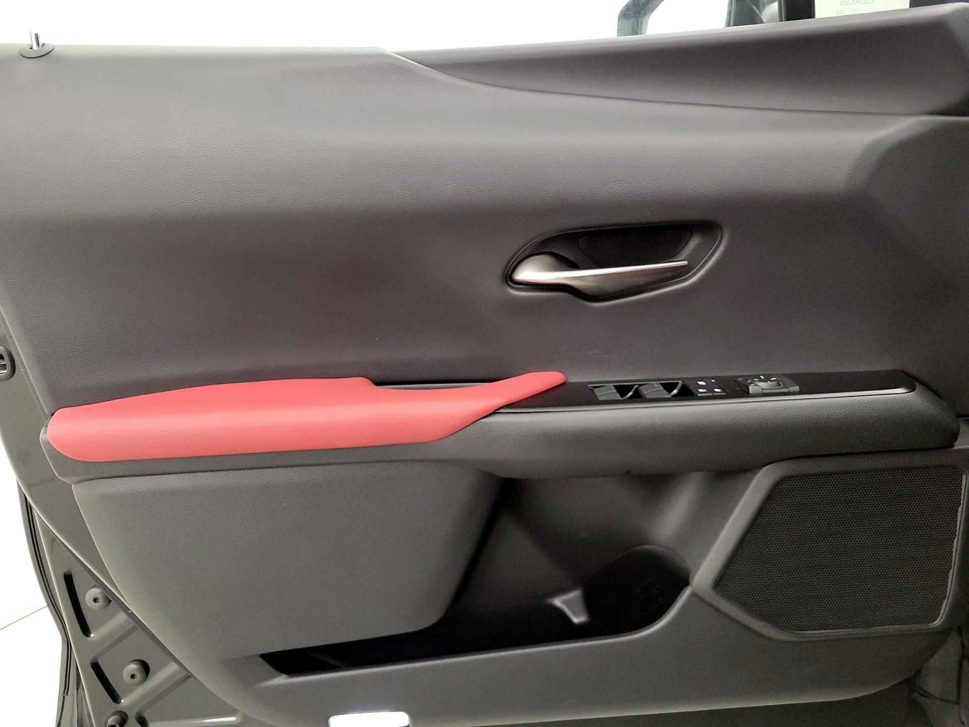 Thumbnail: 2019 Lexus UX - 12