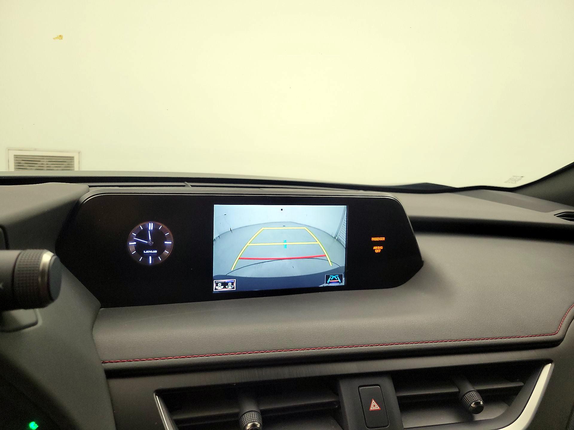 Thumbnail: 2019 Lexus UX - 14