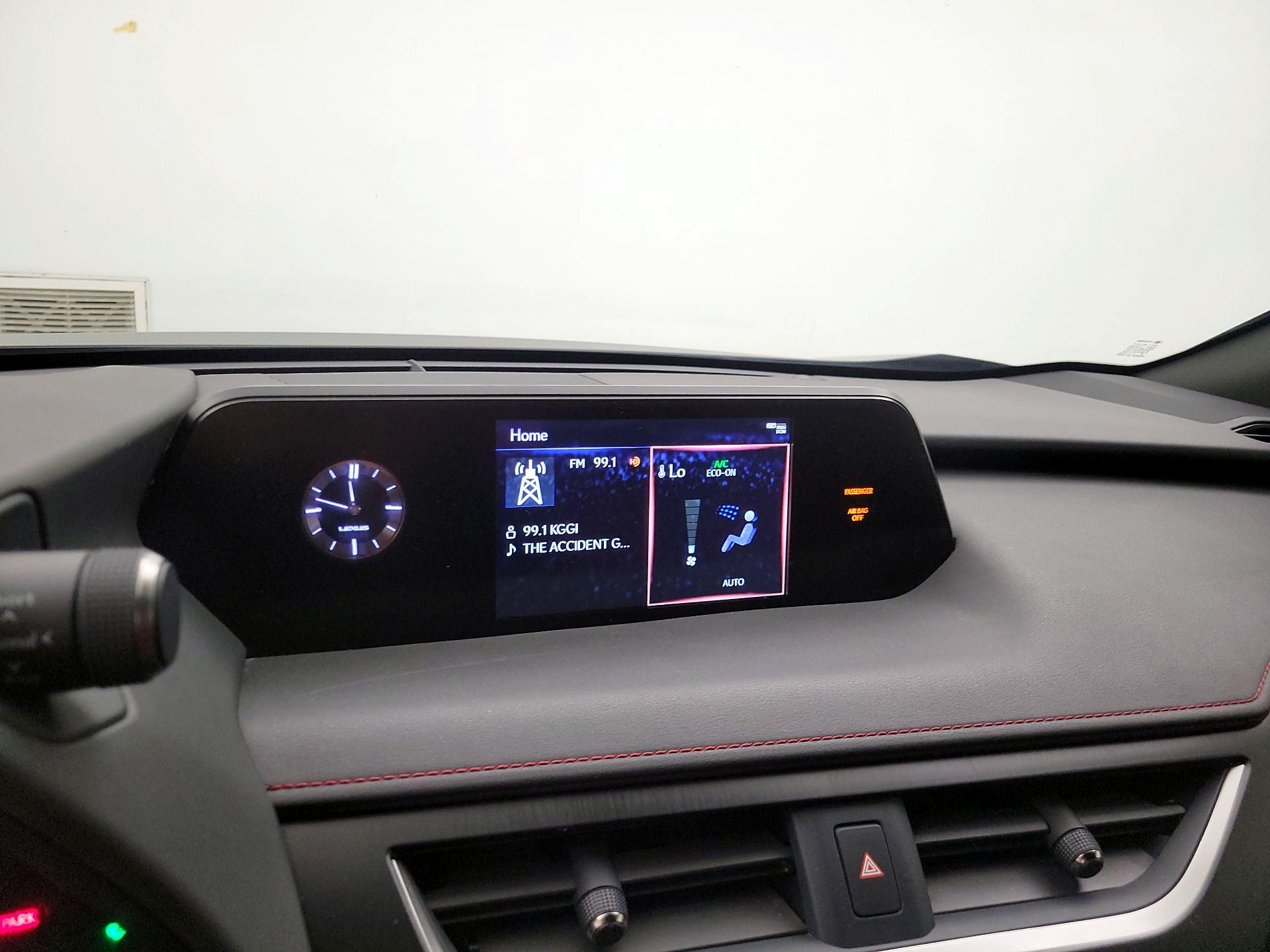 Thumbnail: 2019 Lexus UX - 15