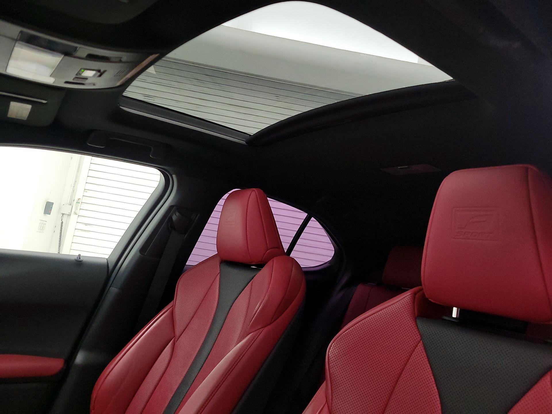 Thumbnail: 2019 Lexus UX - 18