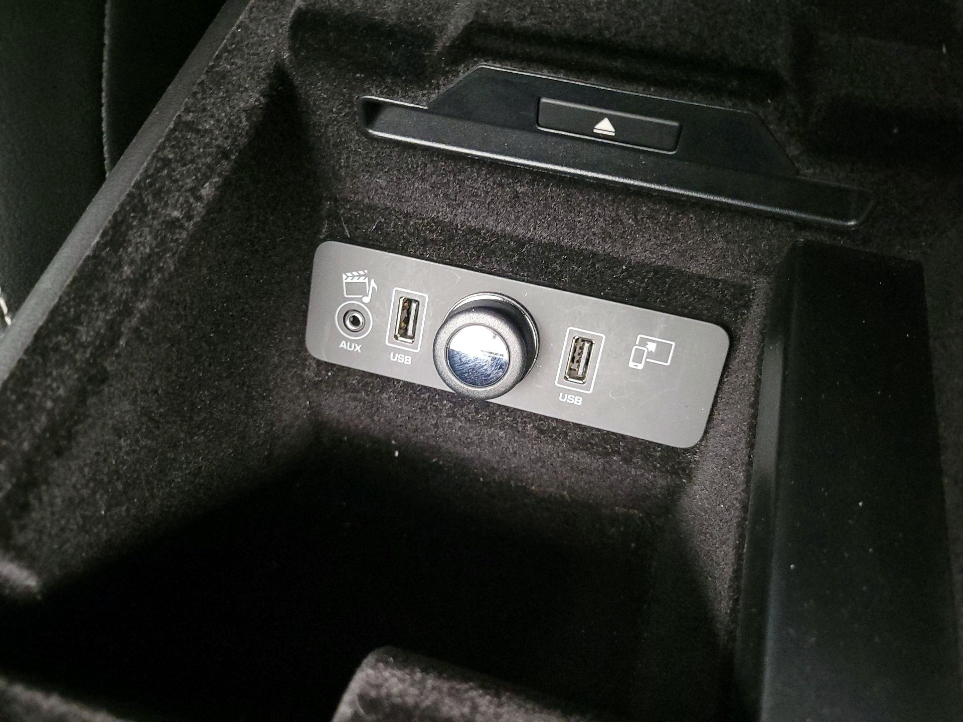 Thumbnail: 2017 Jaguar F-Type - 18