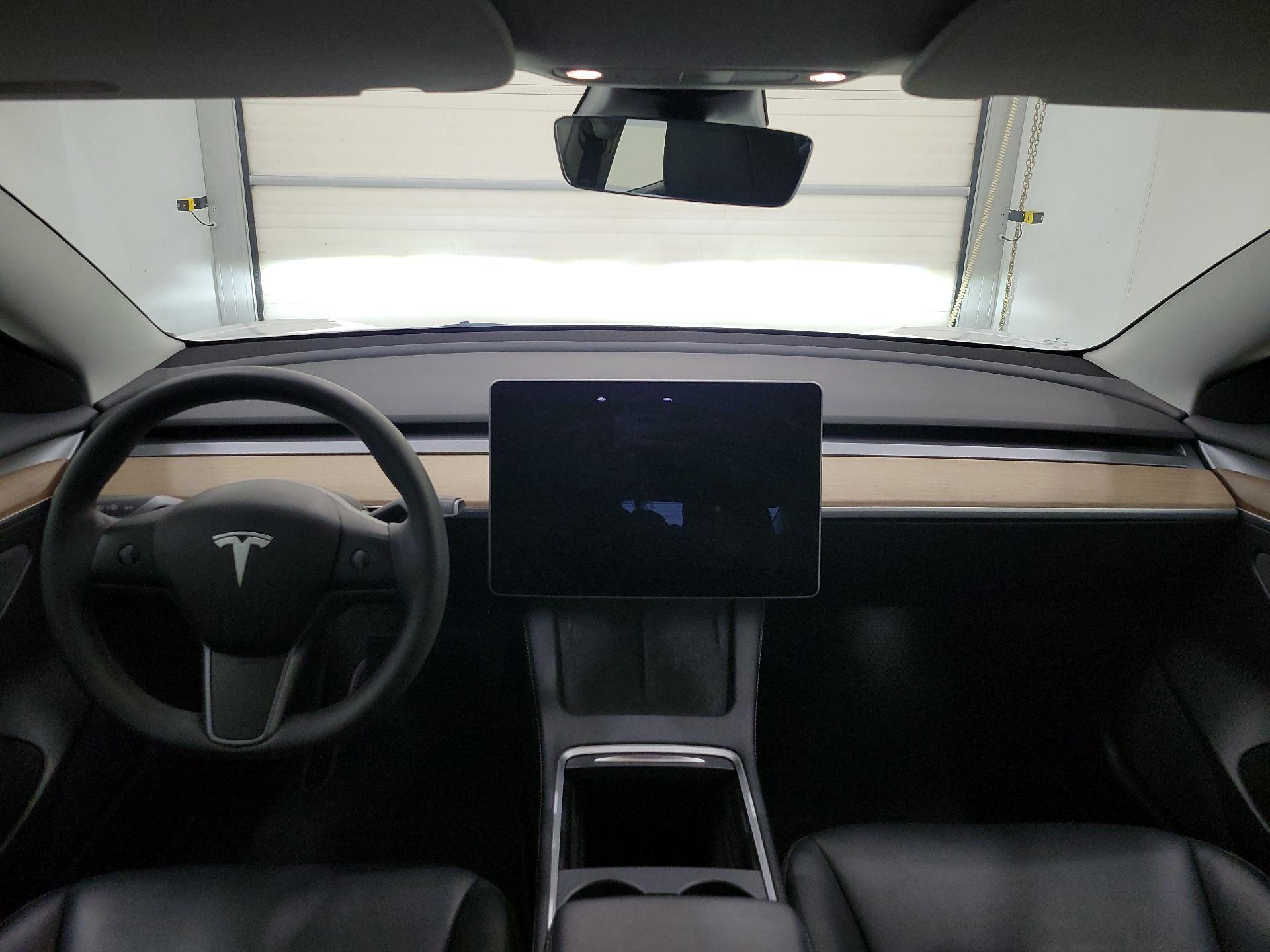 Thumbnail: 2022 Tesla Model 3 - 9